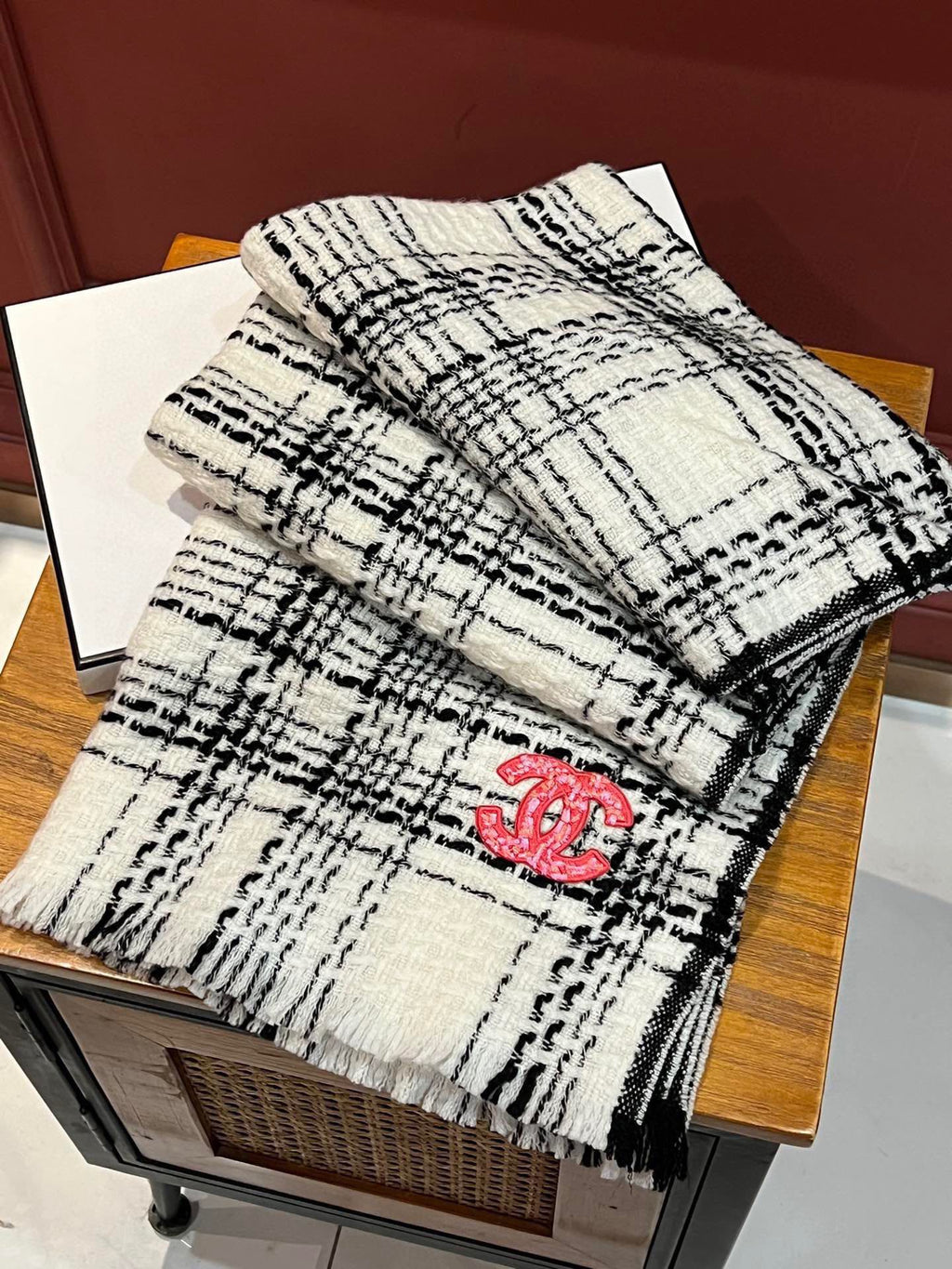 CHANEL SCARF 200 CM IN WHITE CASHMERE 402146
