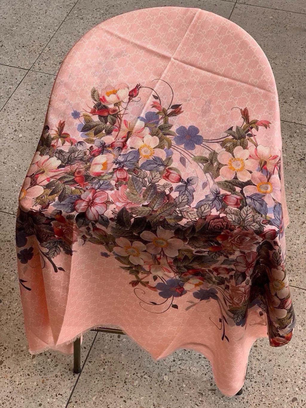 GUCCI SCARF 200 CM IN BLUSH PINK CASHMERE WITH COLORFUL FLOWER 405253