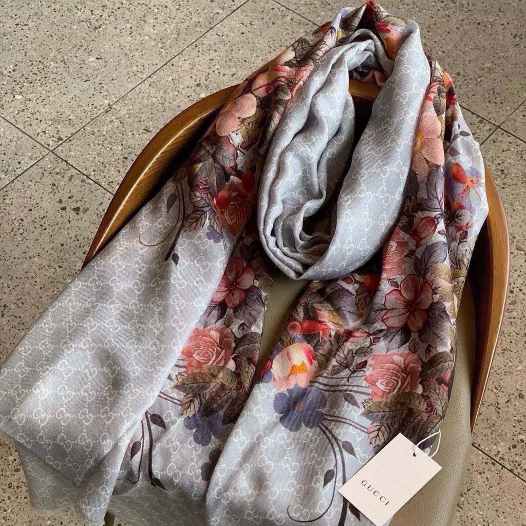 GUCCI SCARF 200 CM IN DOVE GRAY CASHMERE WITH COLORFUL FLOWER 405255