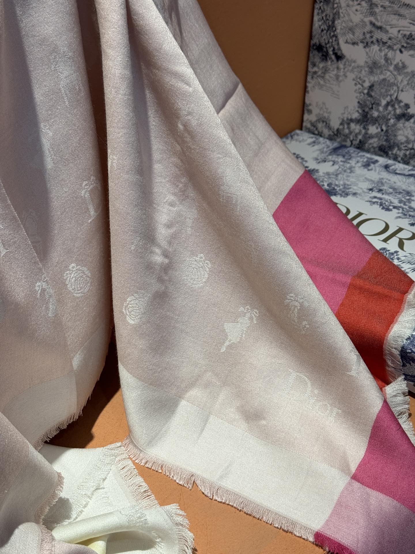 DIOR SHAWL 140 CM IN LIGHT PINK CASHMERE AND SILK 413801