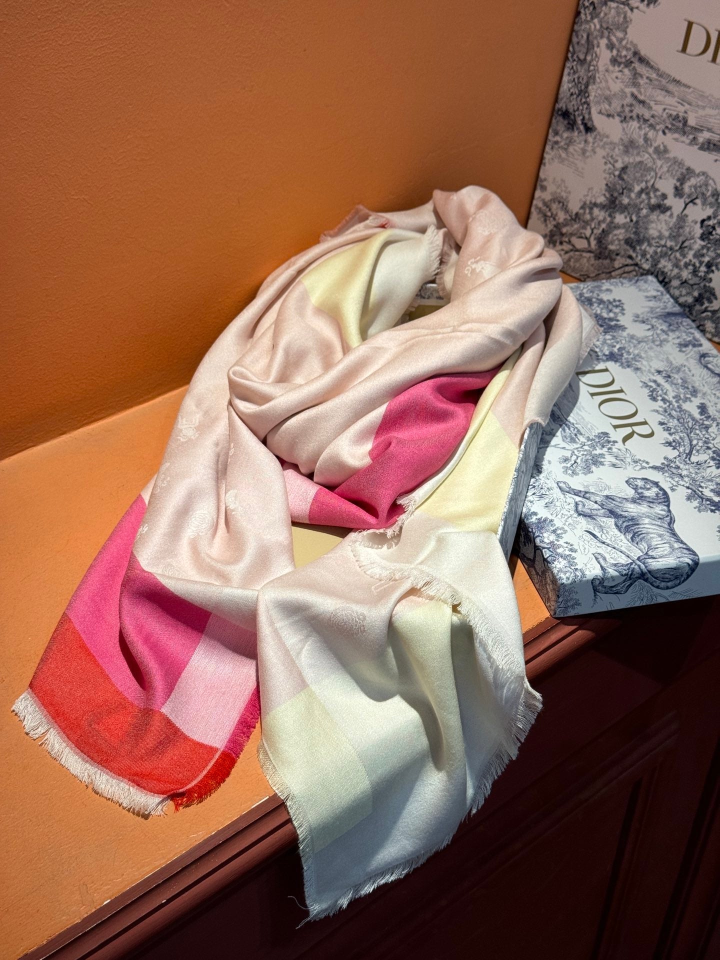 DIOR SHAWL 140 CM IN LIGHT PINK CASHMERE AND SILK 413801