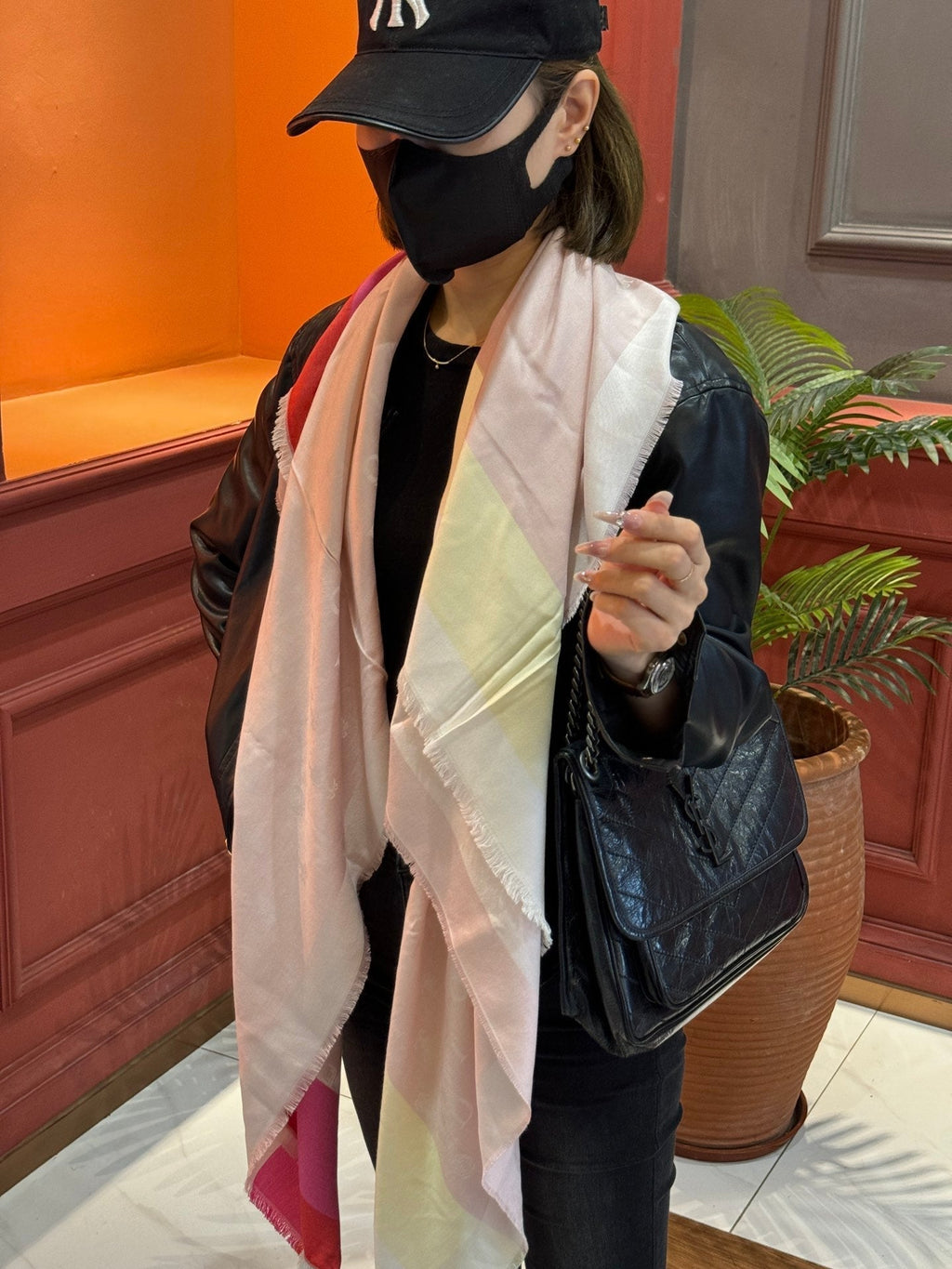 DIOR SHAWL 140 CM IN LIGHT PINK CASHMERE AND SILK 413801