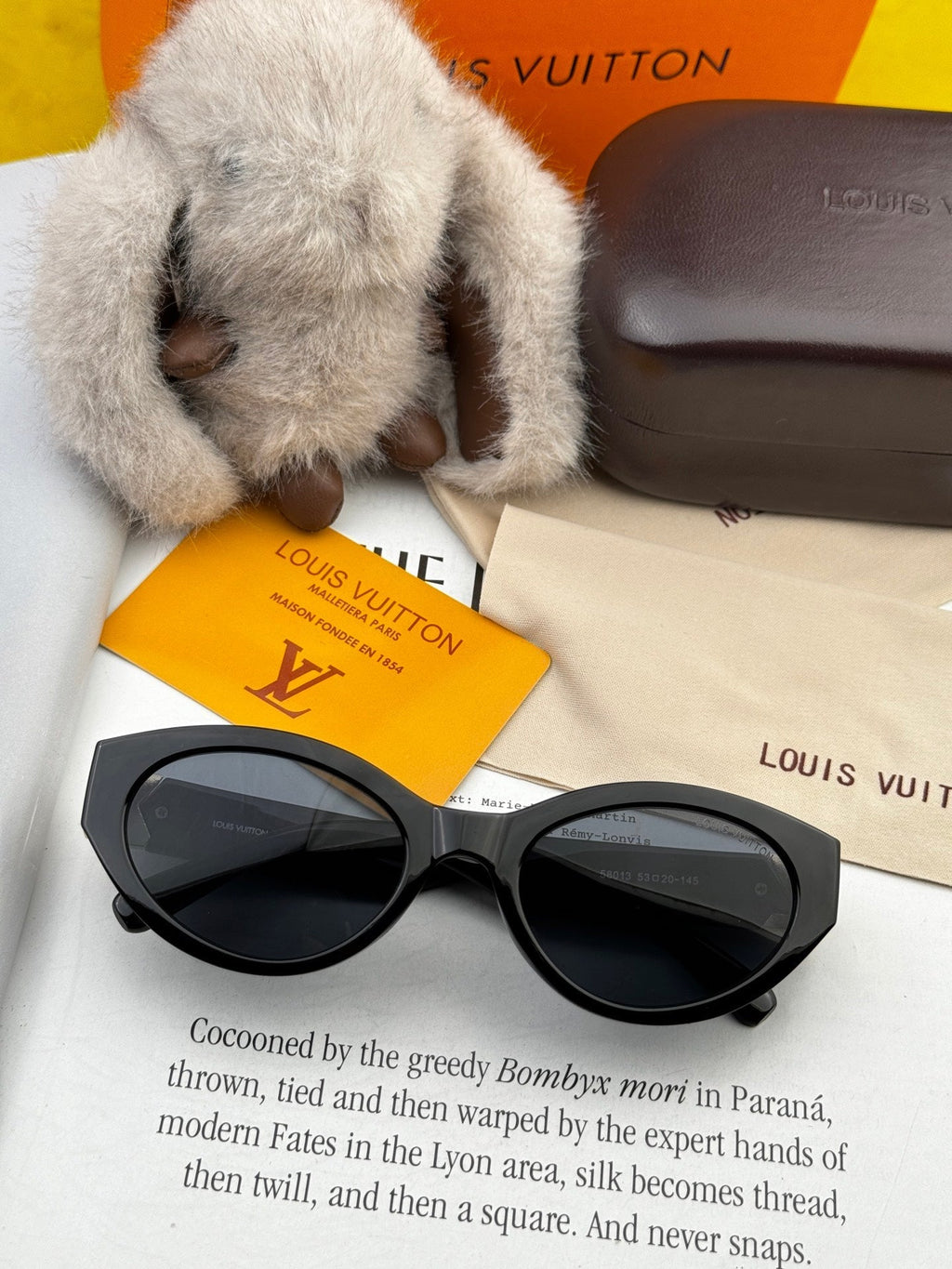 LOUIS VUITTON CAT EYE SUNGLASSES L35801 IN BLACK ACETATE