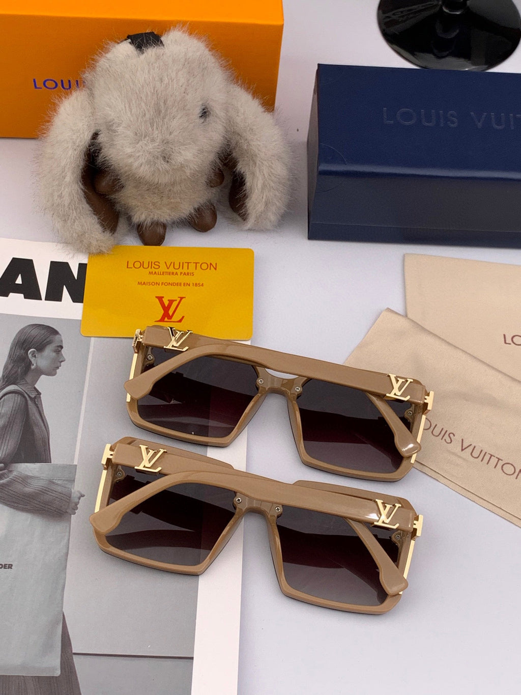 LOUIS VUITTON SQUARE SUNGLASSES L8148 IN ACETATE