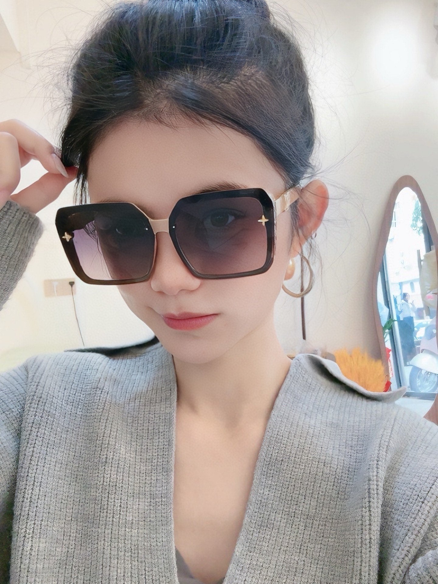 LOUIS VUITTON SQUARE SUNGLASSES L8148 IN ACETATE