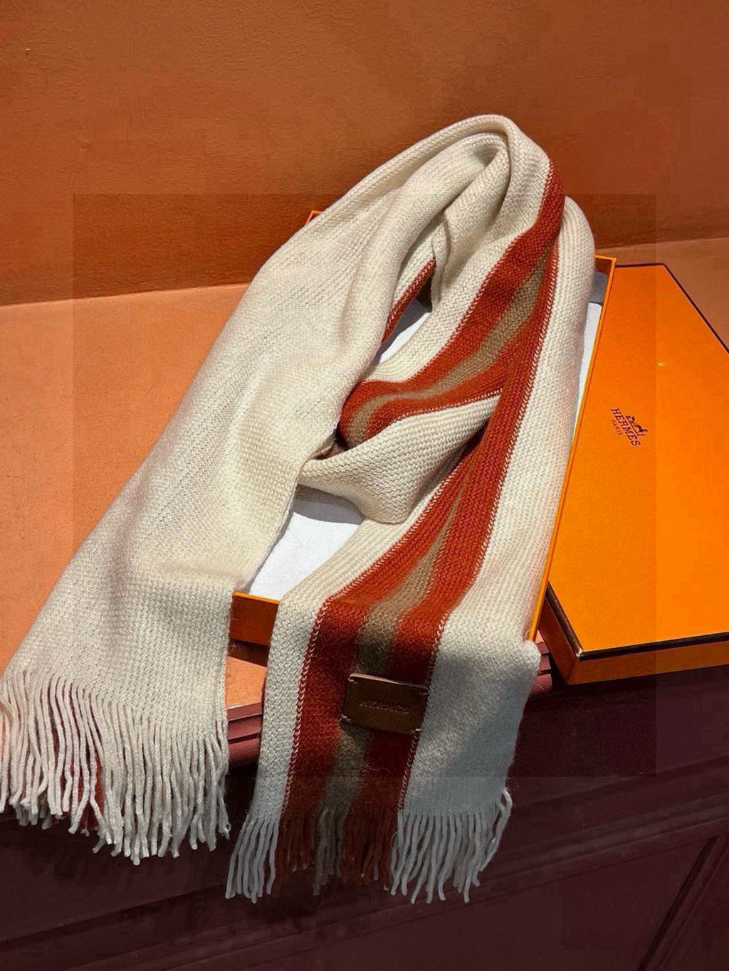 GUCCI 25S SCARF 180 IN CASHMERE 711250