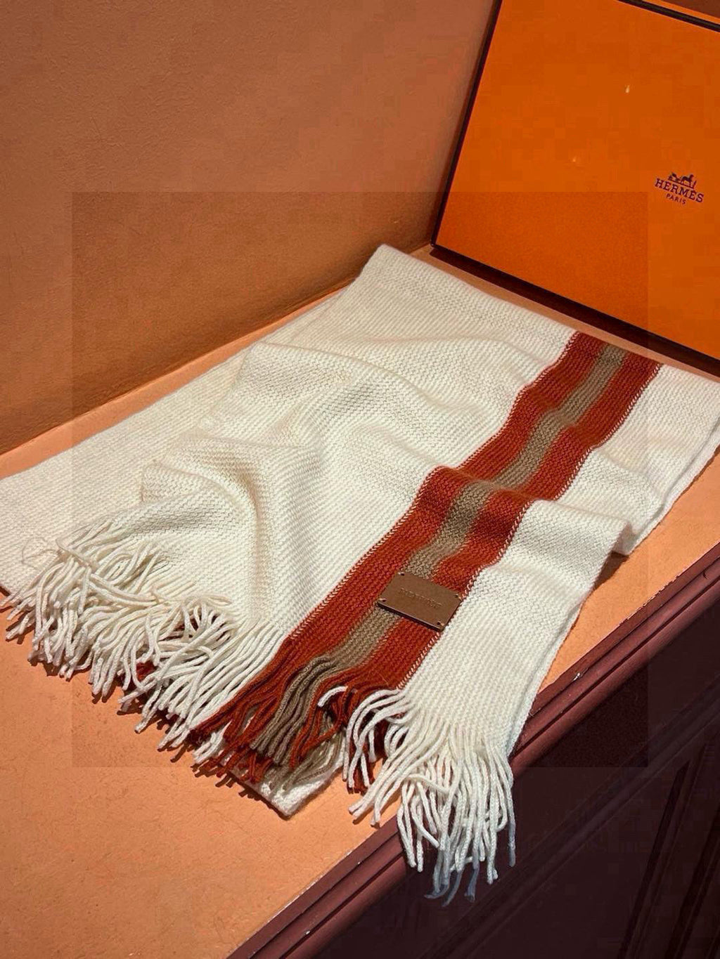 GUCCI 25S SCARF 180 IN CASHMERE 711250