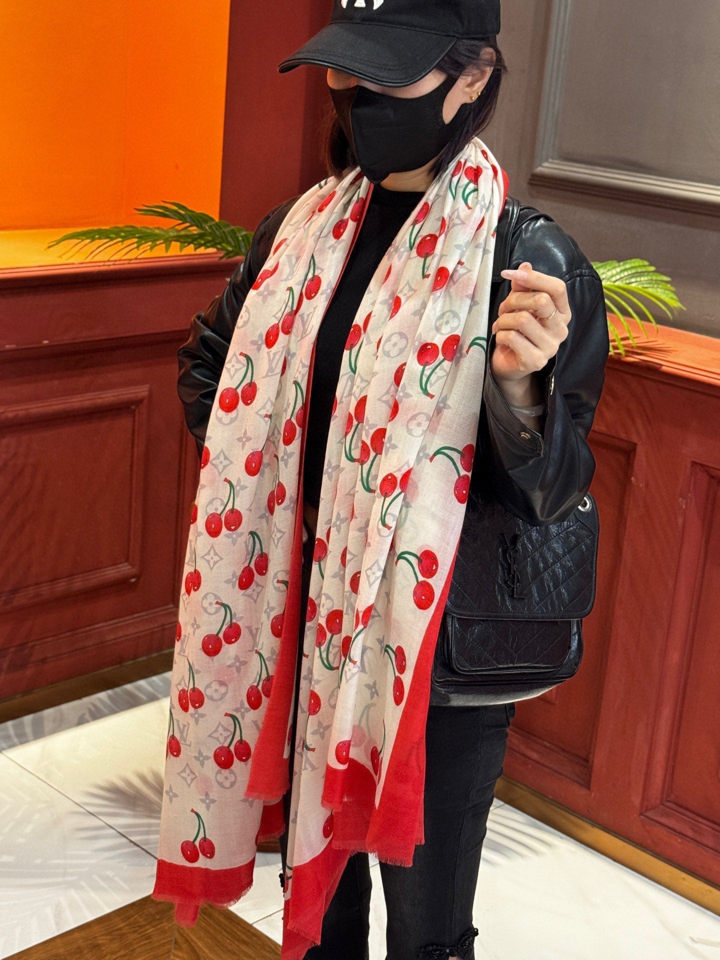LOUIS VUITTON LV SCARF 200 CM IN CASHMERE 728984