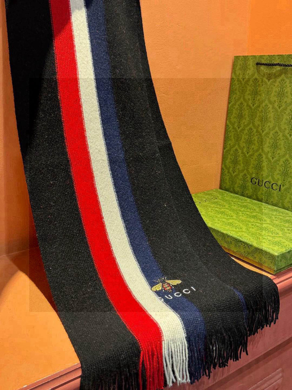 GUCCI 25S SCARF 180 IN CASHMERE 730566