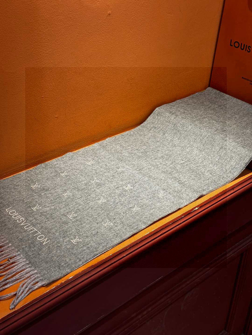 LOUIS VUITTON LV SCARF 180 CM IN CASHMERE 730571