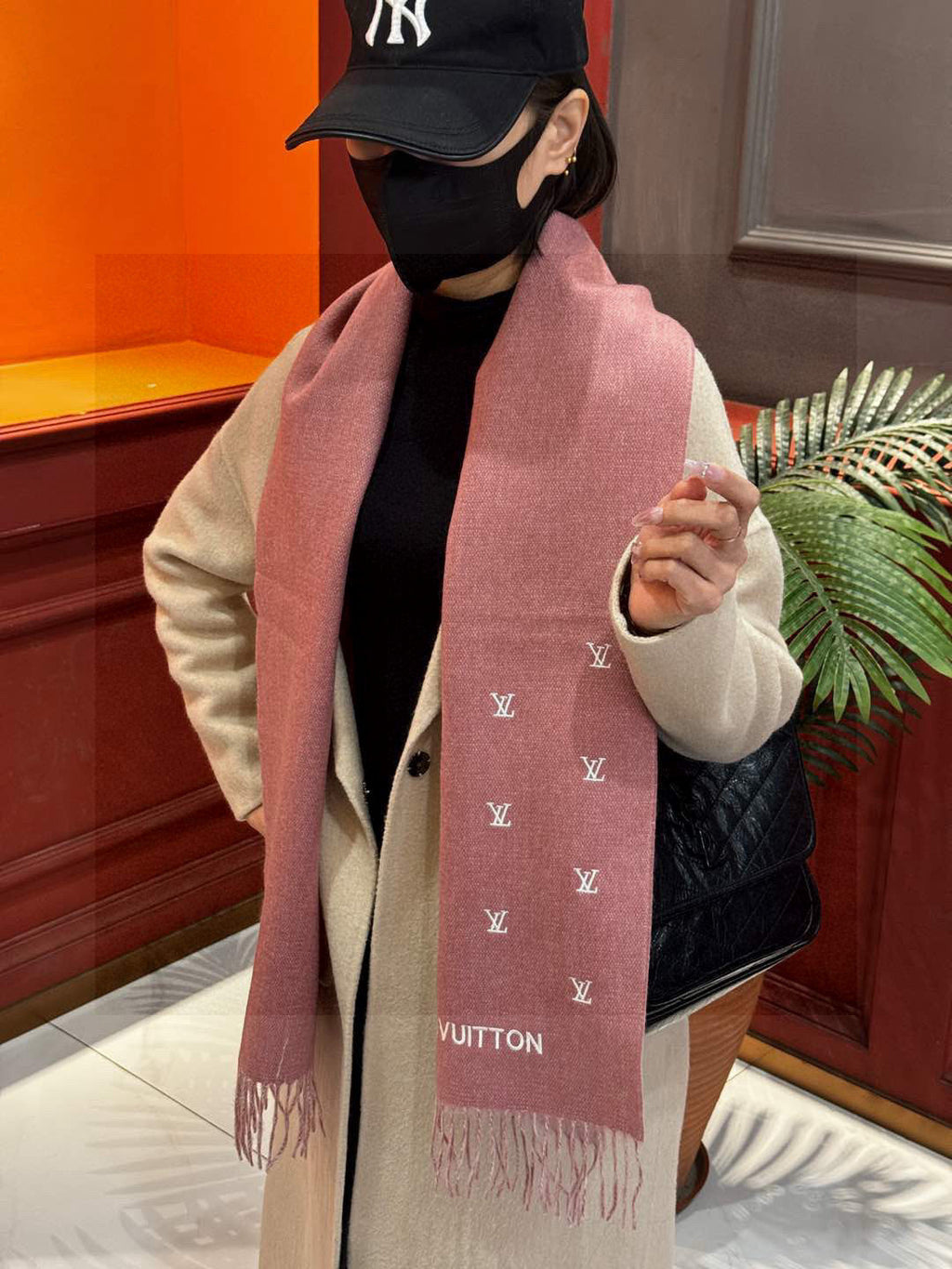 LOUIS VUITTON LV SCARF 180 CM IN CASHMERE 730572