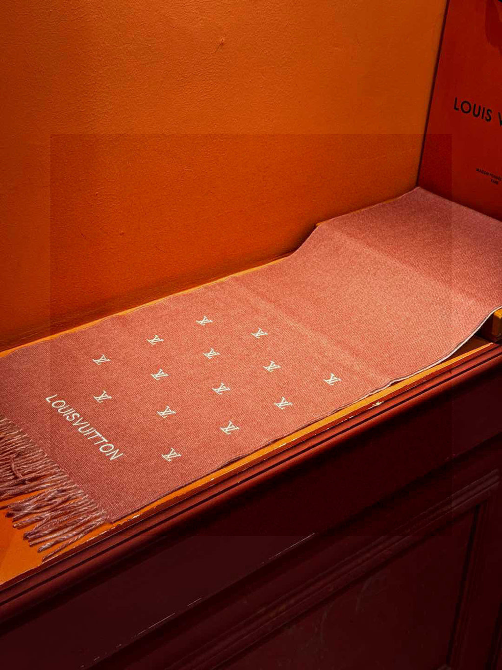 LOUIS VUITTON LV SCARF 180 CM IN CASHMERE 730572