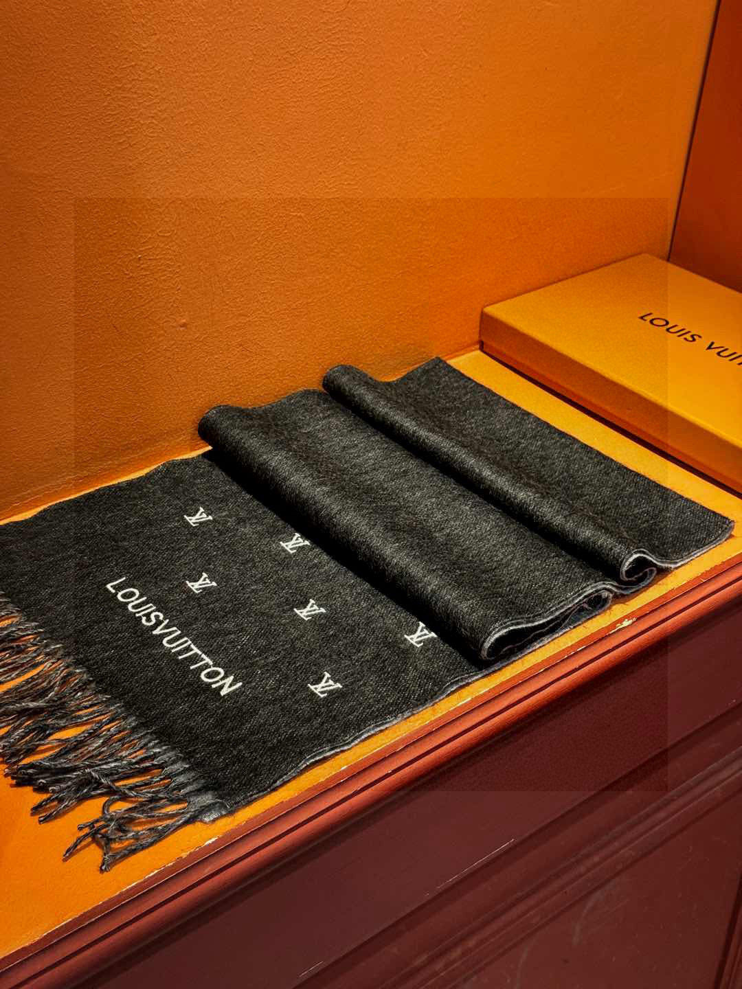 LOUIS VUITTON LV SCARF 180 CM IN CASHMERE 730575