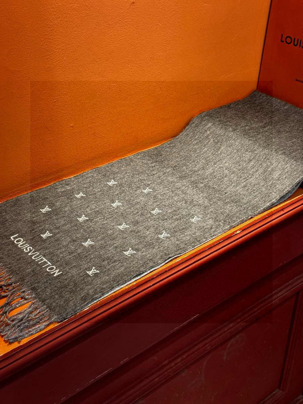LOUIS VUITTON LV SCARF 180 CM IN CASHMERE 730576