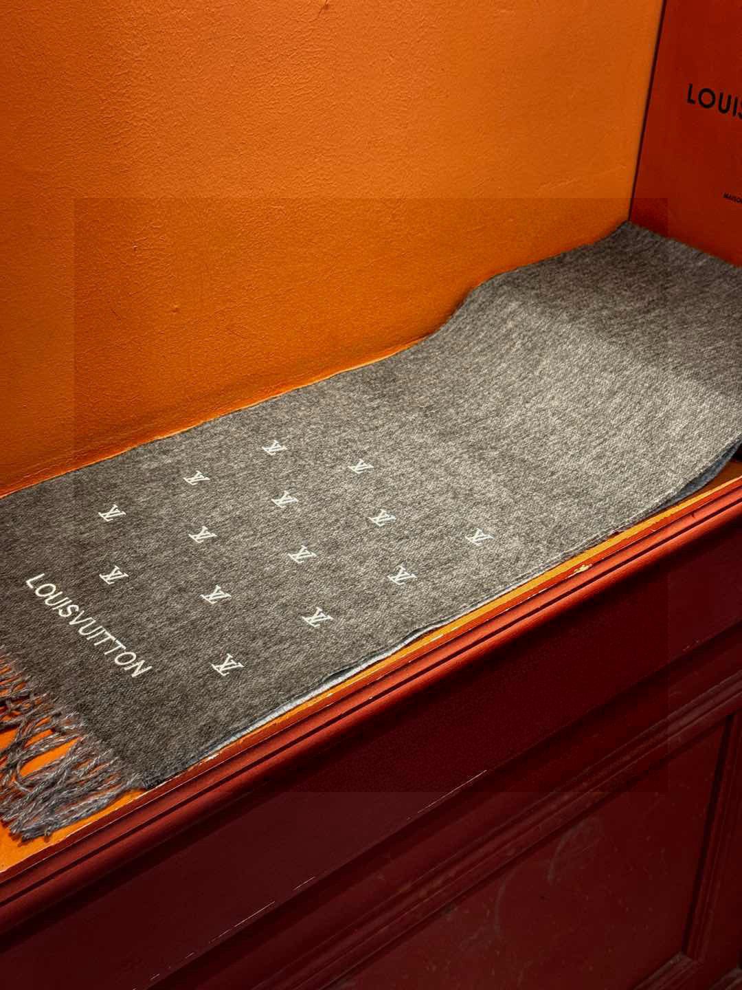 LOUIS VUITTON LV SCARF 180 CM IN CASHMERE 730576