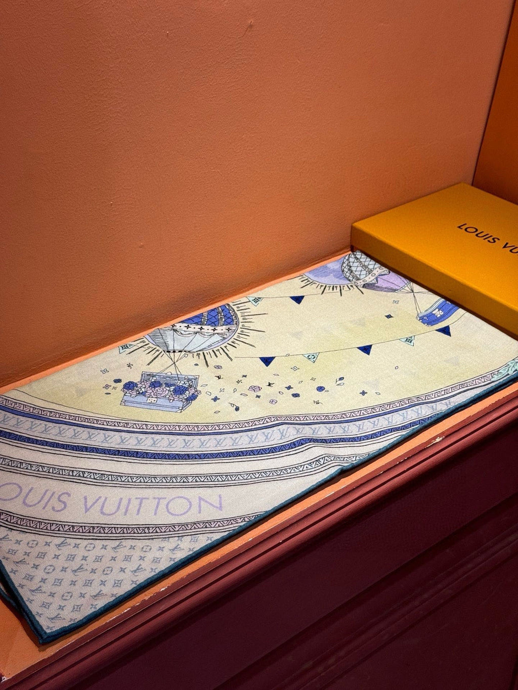 LOUIS VUITTON LV SCARF 140 CM IN SILK 730620