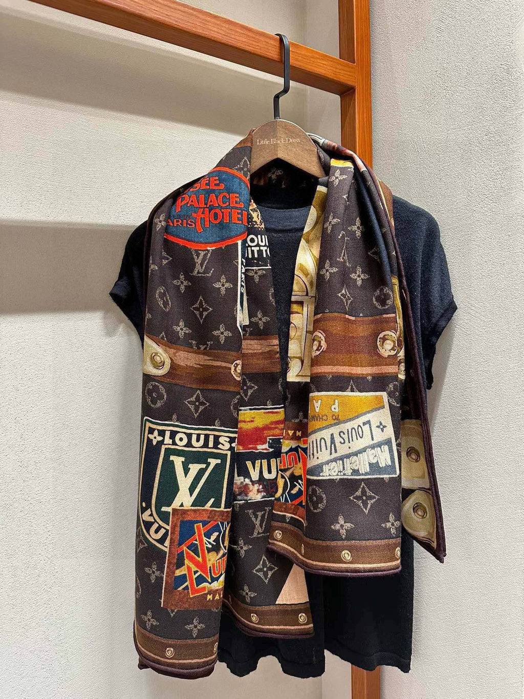 LOUIS VUITTON LV SCARF 140 CM IN SILK 732100