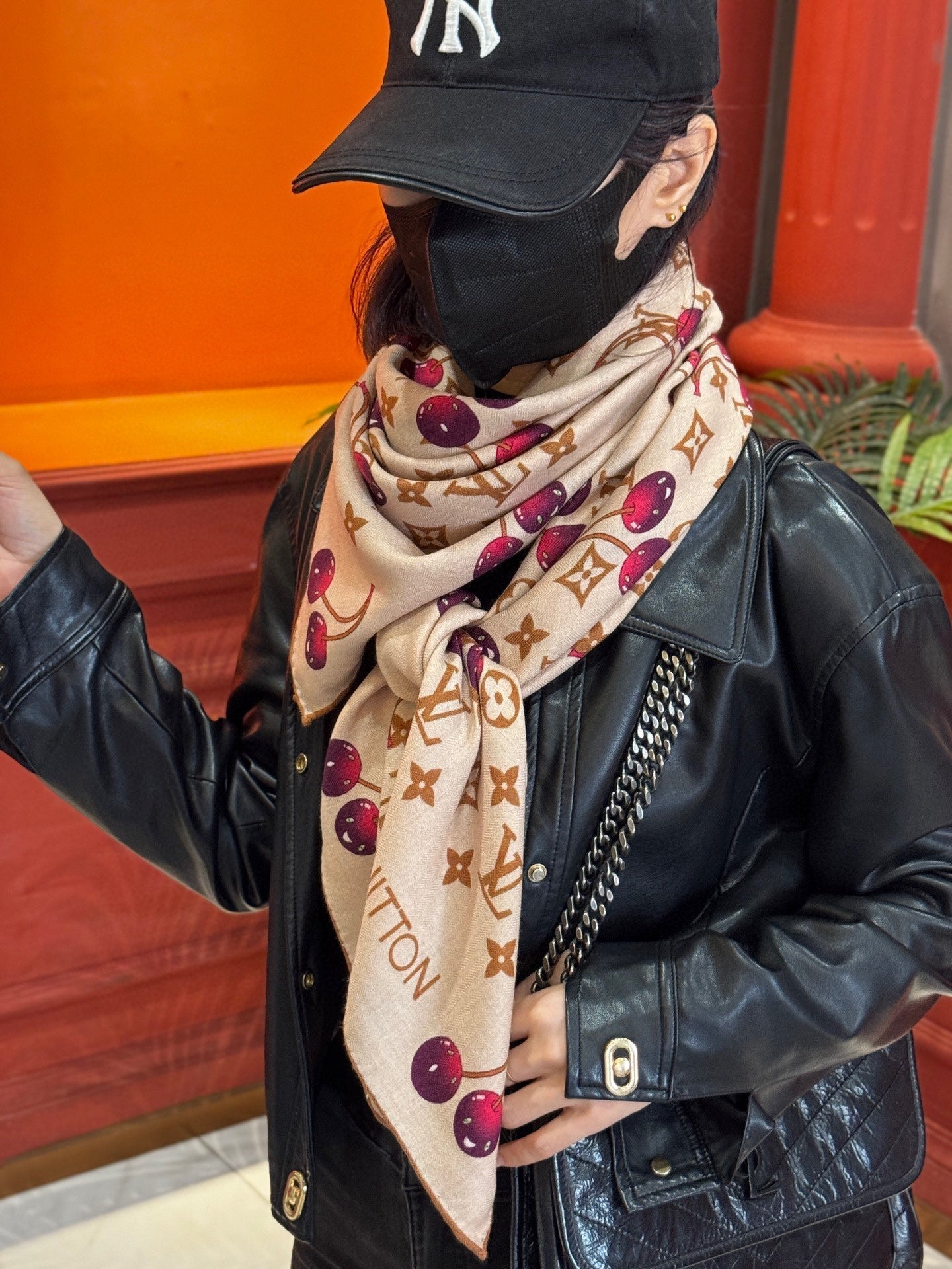 LOUIS VUITTON LV SCARF 140 CM IN WOOL MIX SILK 737263