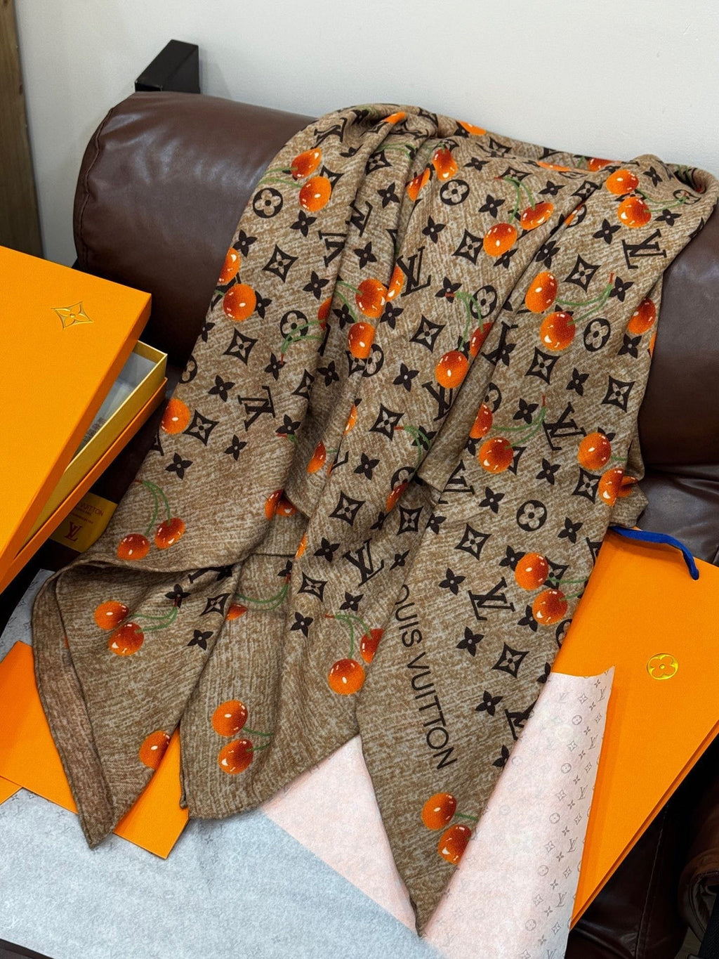 LOUIS VUITTON LV SCARF 140 CM IN WOOL MIX SILK 737264