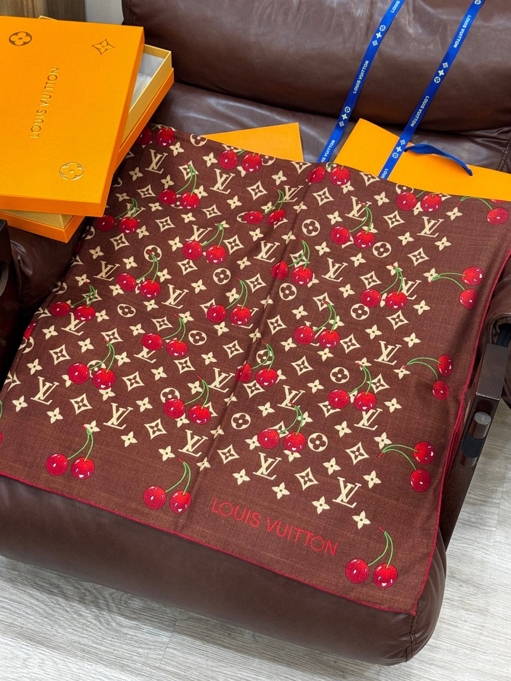 LOUIS VUITTON LV SCARF 140 CM IN WOOL MIX SILK 737265