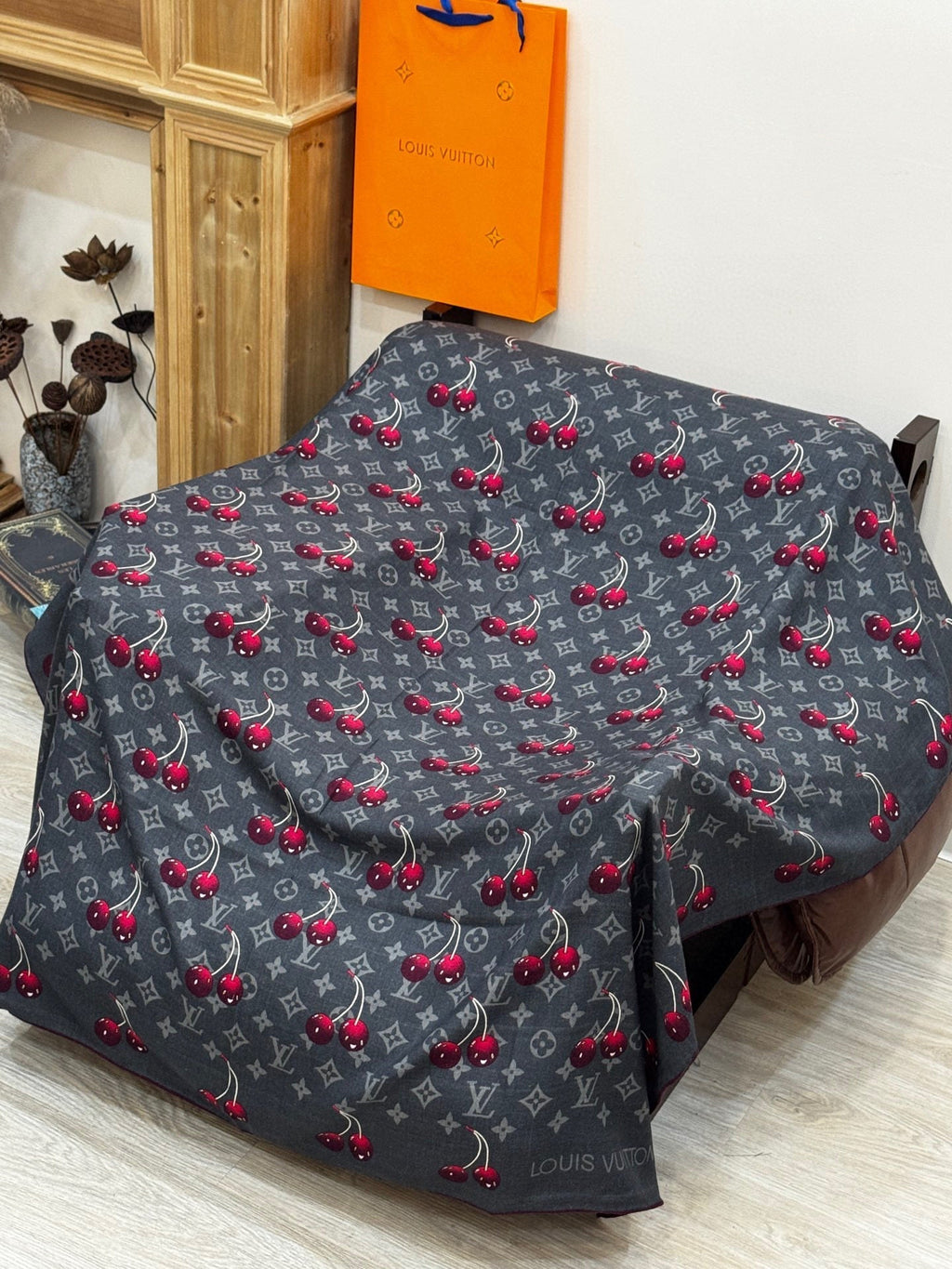 LOUIS VUITTON LV SCARF 140 CM IN SILK-CASHMERE BLEND 737268