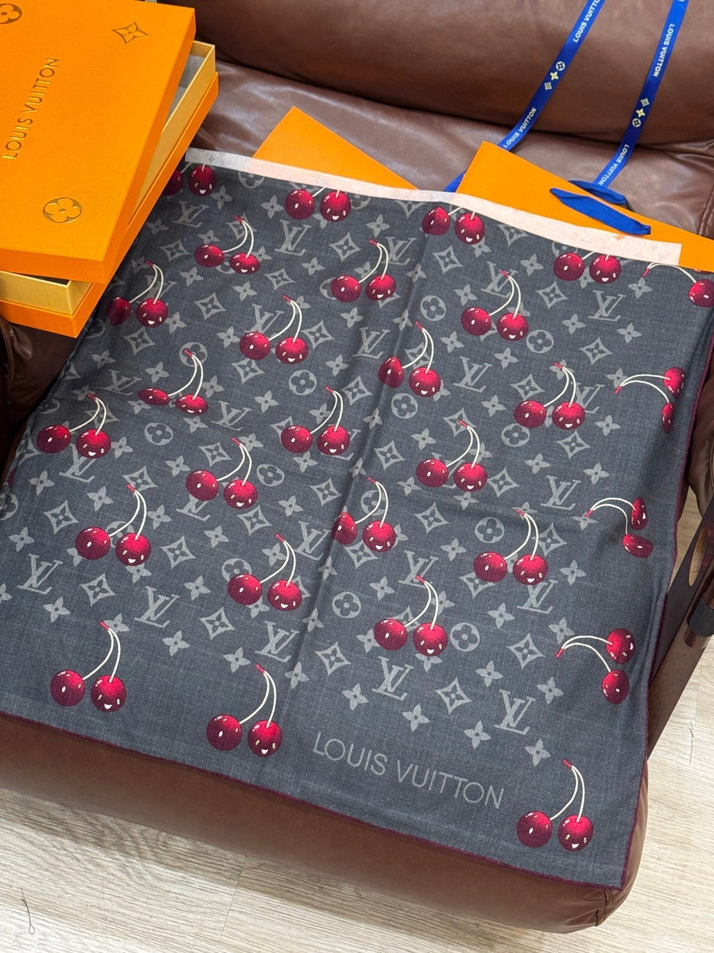 LOUIS VUITTON LV SCARF 140 CM IN SILK-CASHMERE BLEND 737268