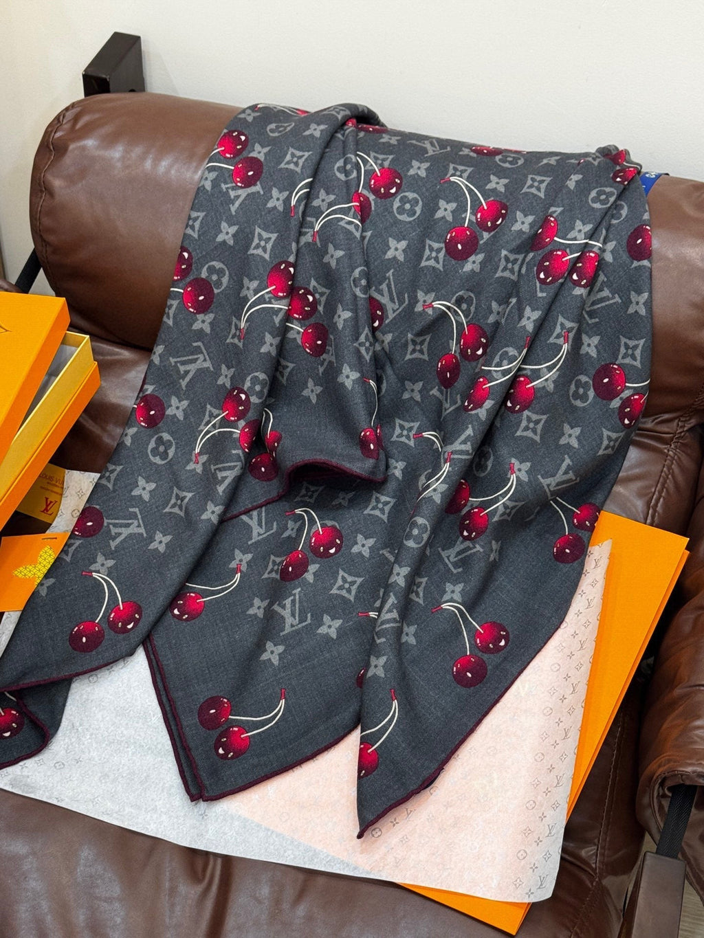 LOUIS VUITTON LV SCARF 140 CM IN SILK-CASHMERE BLEND 737268