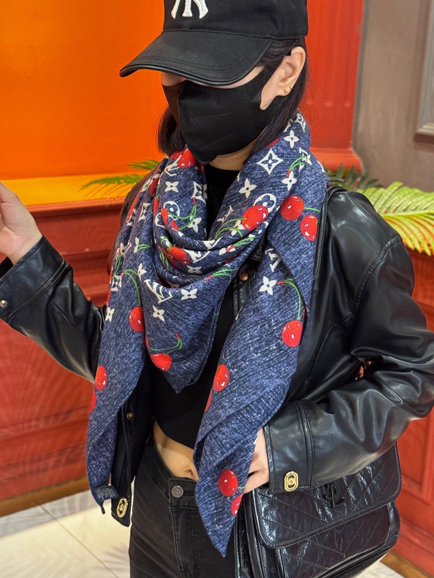 LOUIS VUITTON LV SCARF 140 CM IN SILK-CASHMERE BLEND 737269