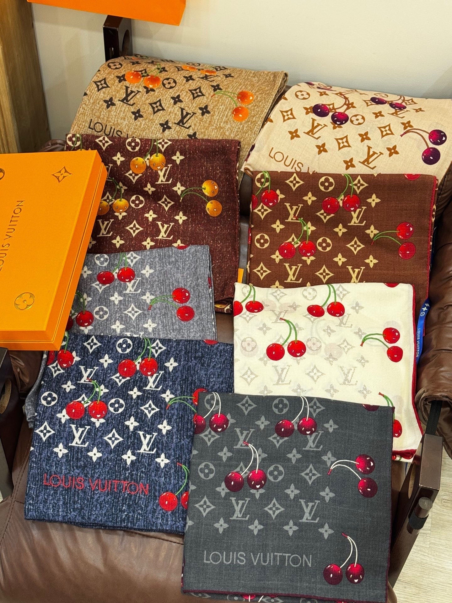 LOUIS VUITTON LV SCARF 140 CM IN SILK-CASHMERE BLEND 737269