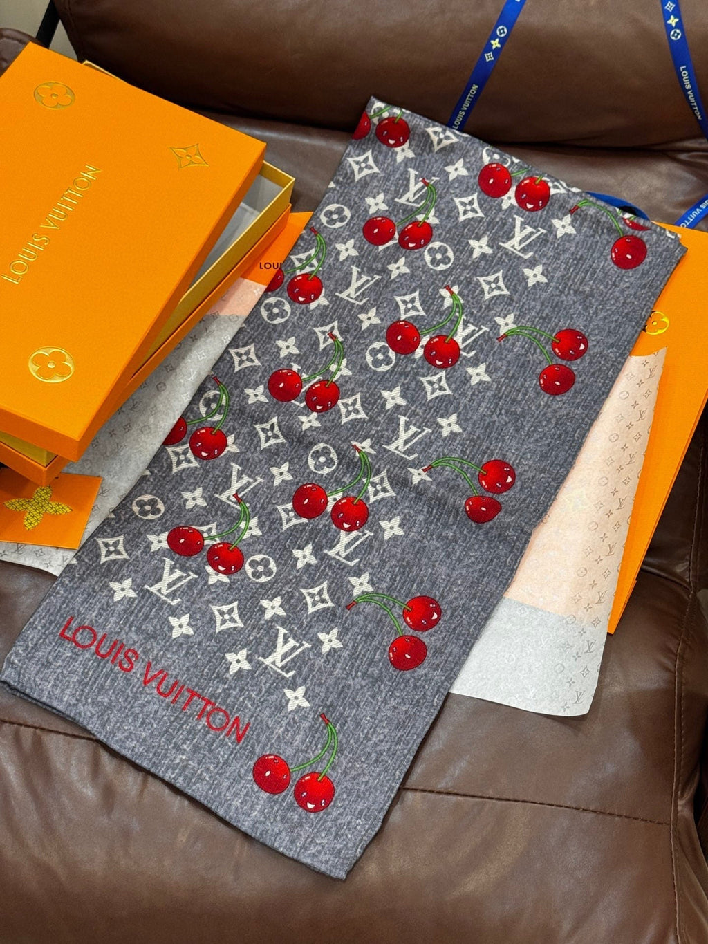 LOUIS VUITTON LV SCARF 140 CM IN SILK-CASHMERE BLEND 737270