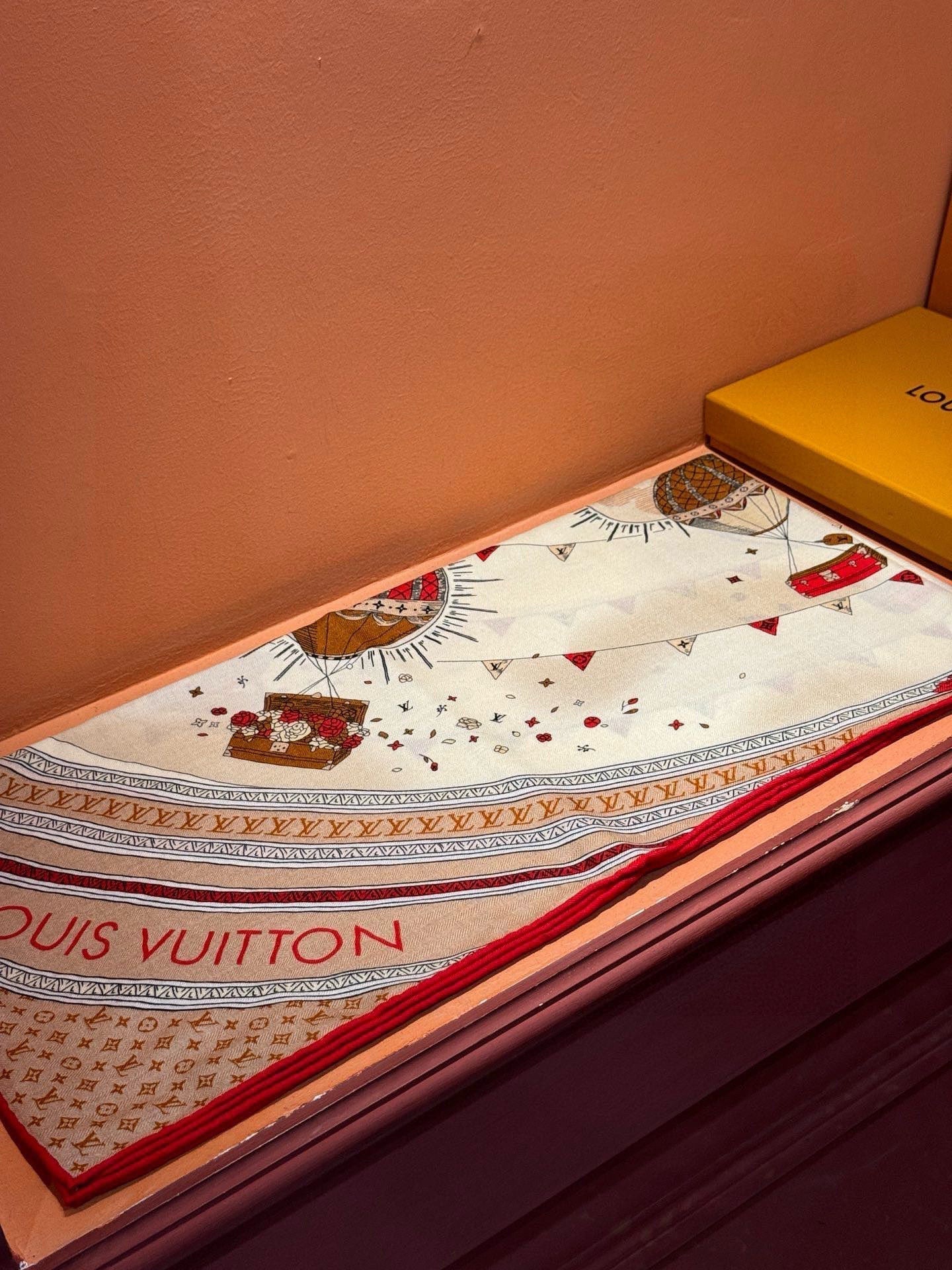 LOUIS VUITTON LV SCARF 140 CM IN SILK-CASHMERE BLEND 737275
