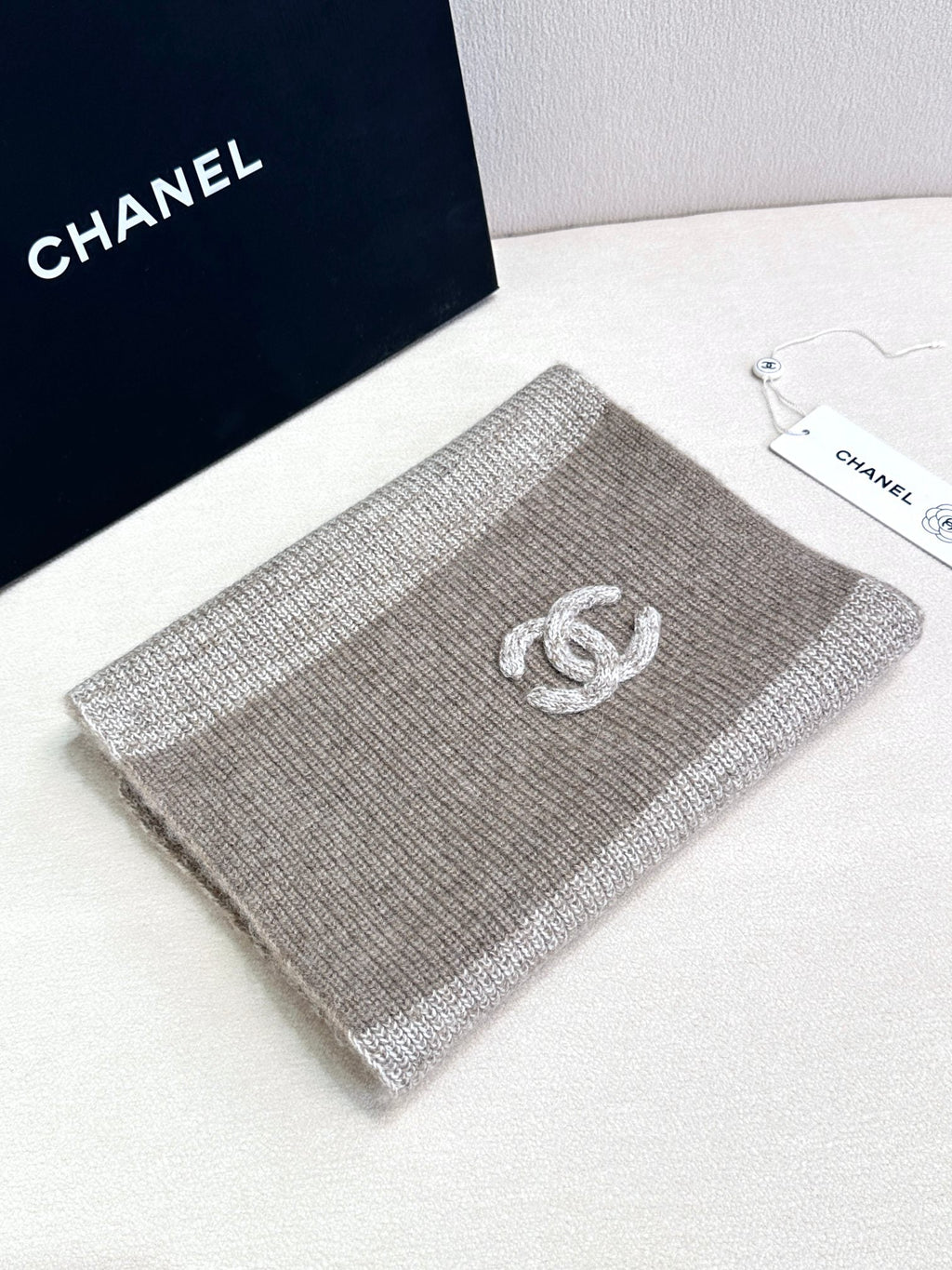 CHANEL SCARF 180 CM IN KHAKI BROWN CASHMERE 389978