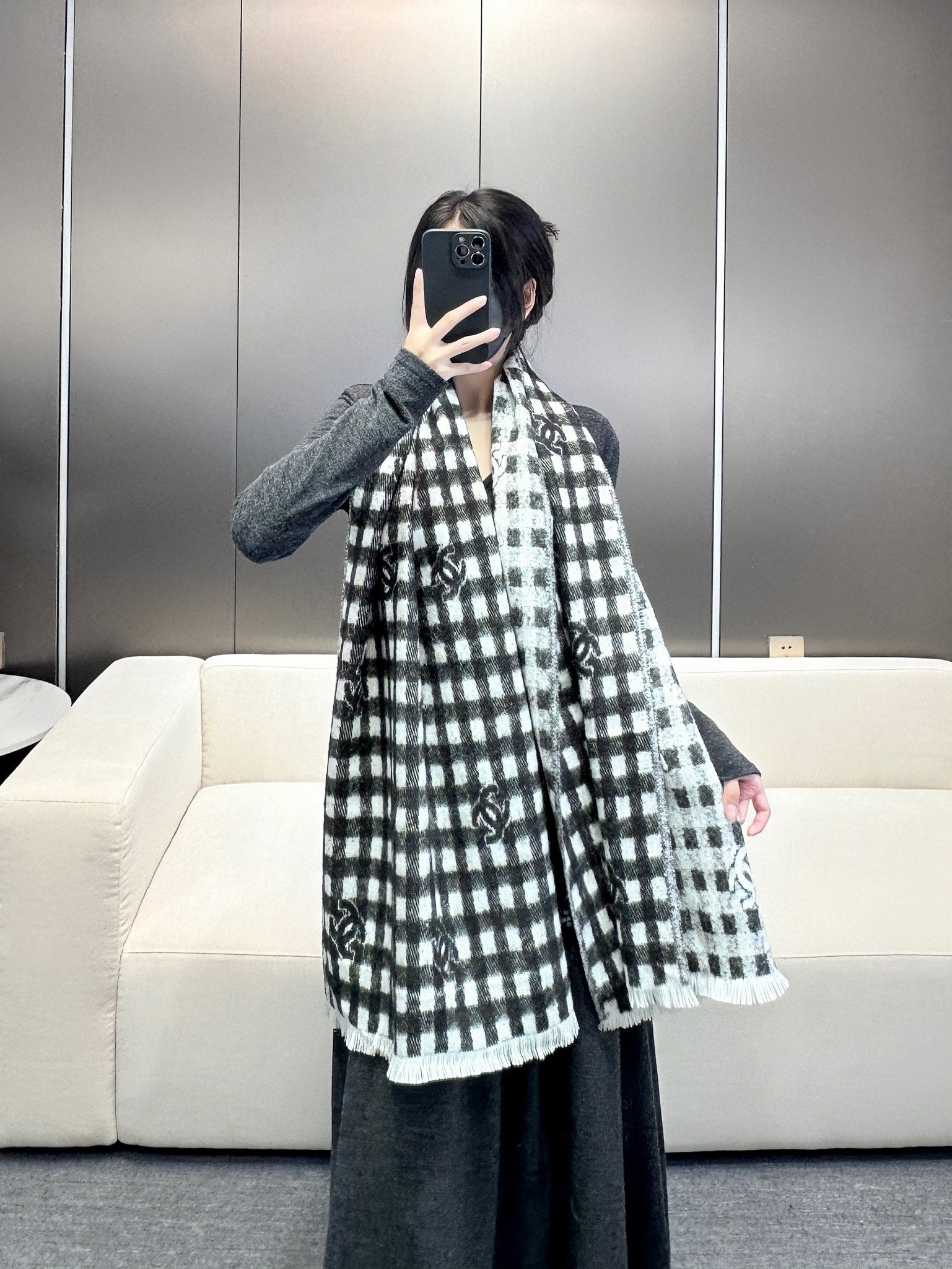 CHANEL SCARF 190 CM IN BLACK MIX WHITE CARO CASHMERE AND WOOL 390944