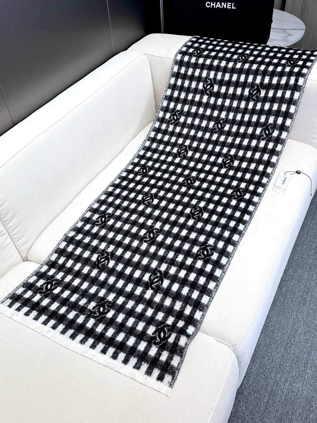 CHANEL SCARF 190 CM IN BLACK MIX WHITE CARO CASHMERE AND WOOL 390944