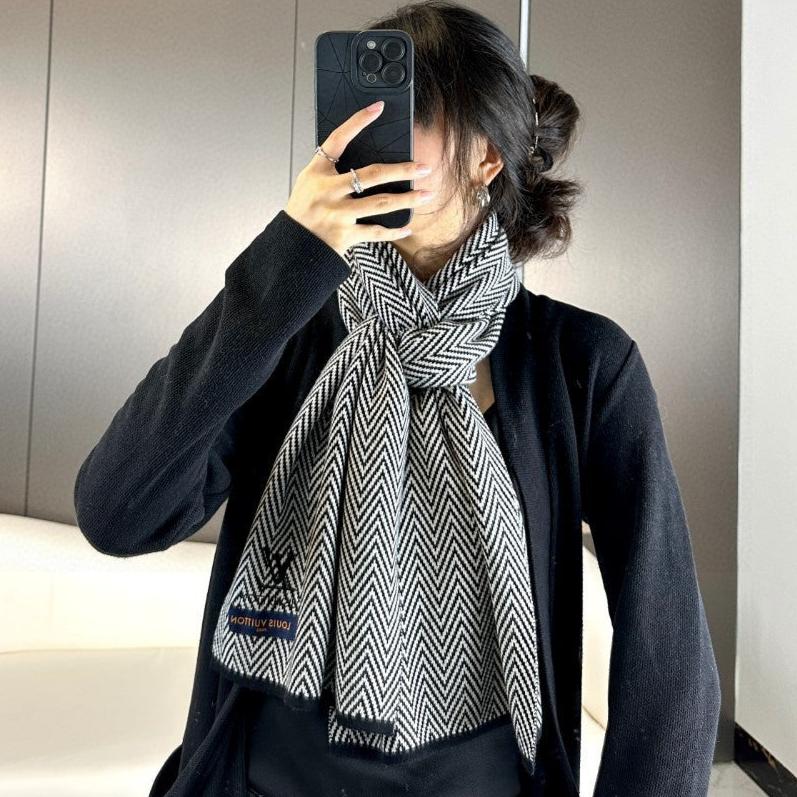 LOUIS VUITTON SCARF 180 CM IN BLACK MIX WHITE CASHMERE 393155