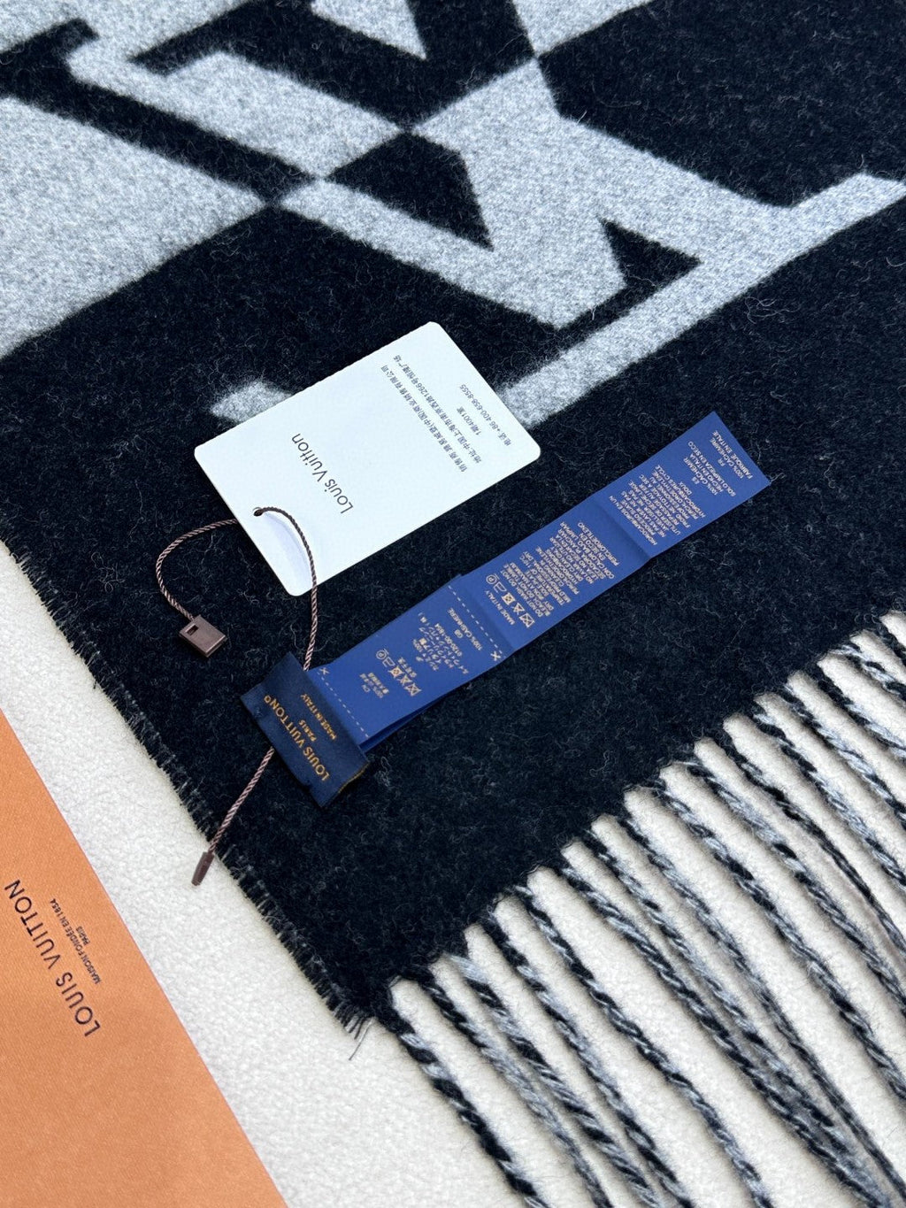 LOUIS VUITTON GRAPHIC DUAL SCARF 192 CM IN BLACK MIX LIGHT GRAY WOOL AND CASHMERE 396435