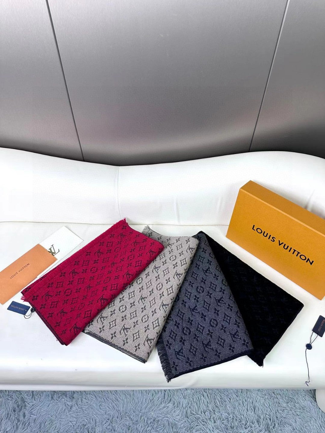 LOUIS VUITTON SCARF 180 CM IN KHAKI BROWN CLASSIC MONOGRAM CASHMERE 396440