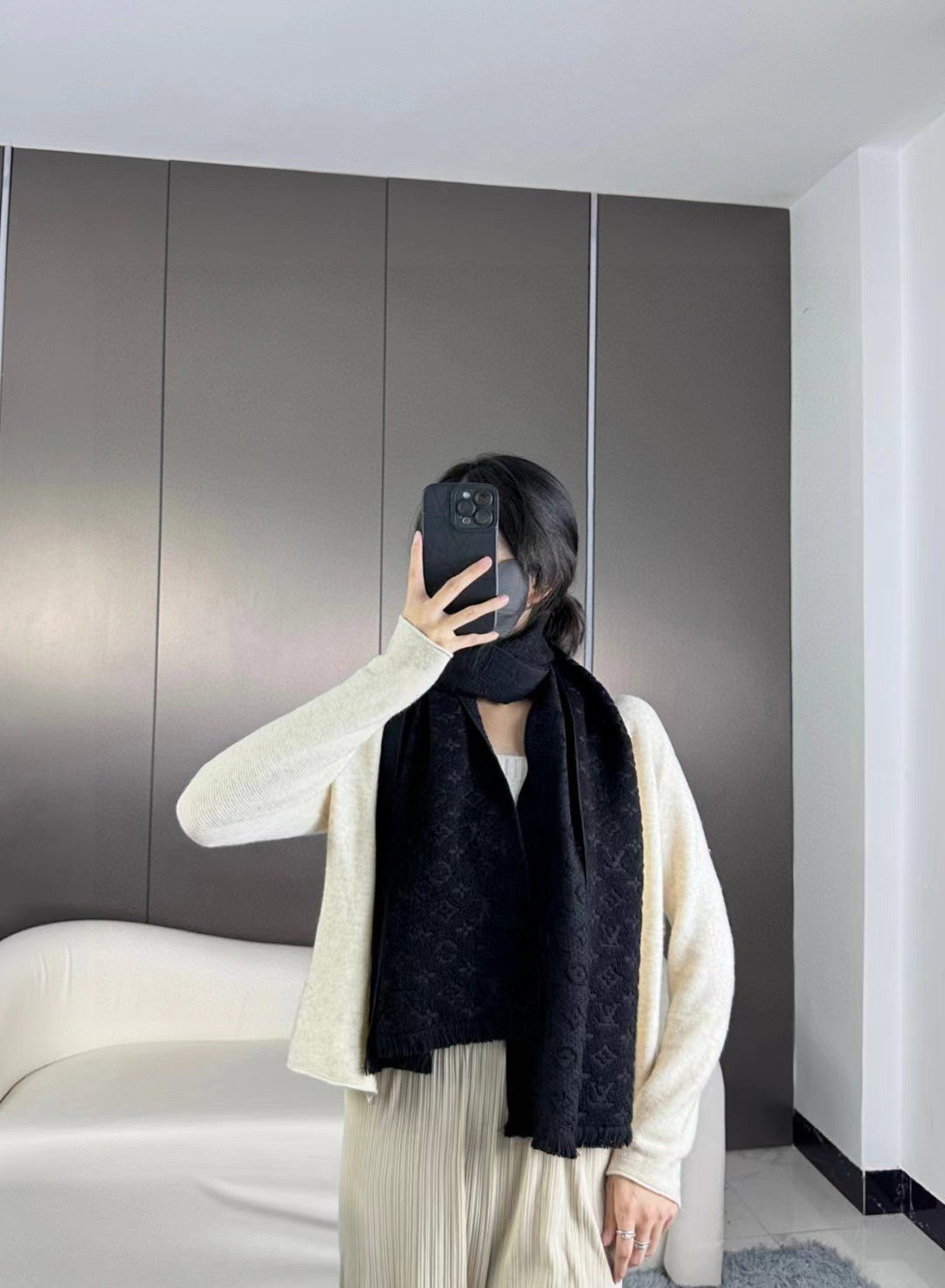 LOUIS VUITTON SCARF 180 CM IN BLACK CLASSIC MONOGRAM CASHMERE 396441