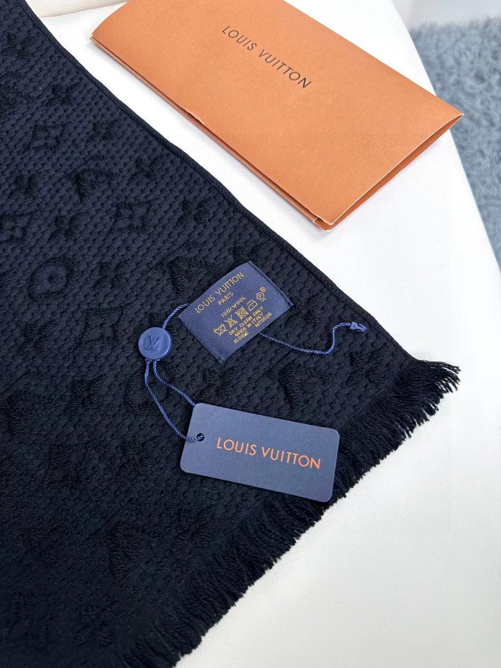 LOUIS VUITTON SCARF 180 CM IN BLACK CLASSIC MONOGRAM CASHMERE 396441
