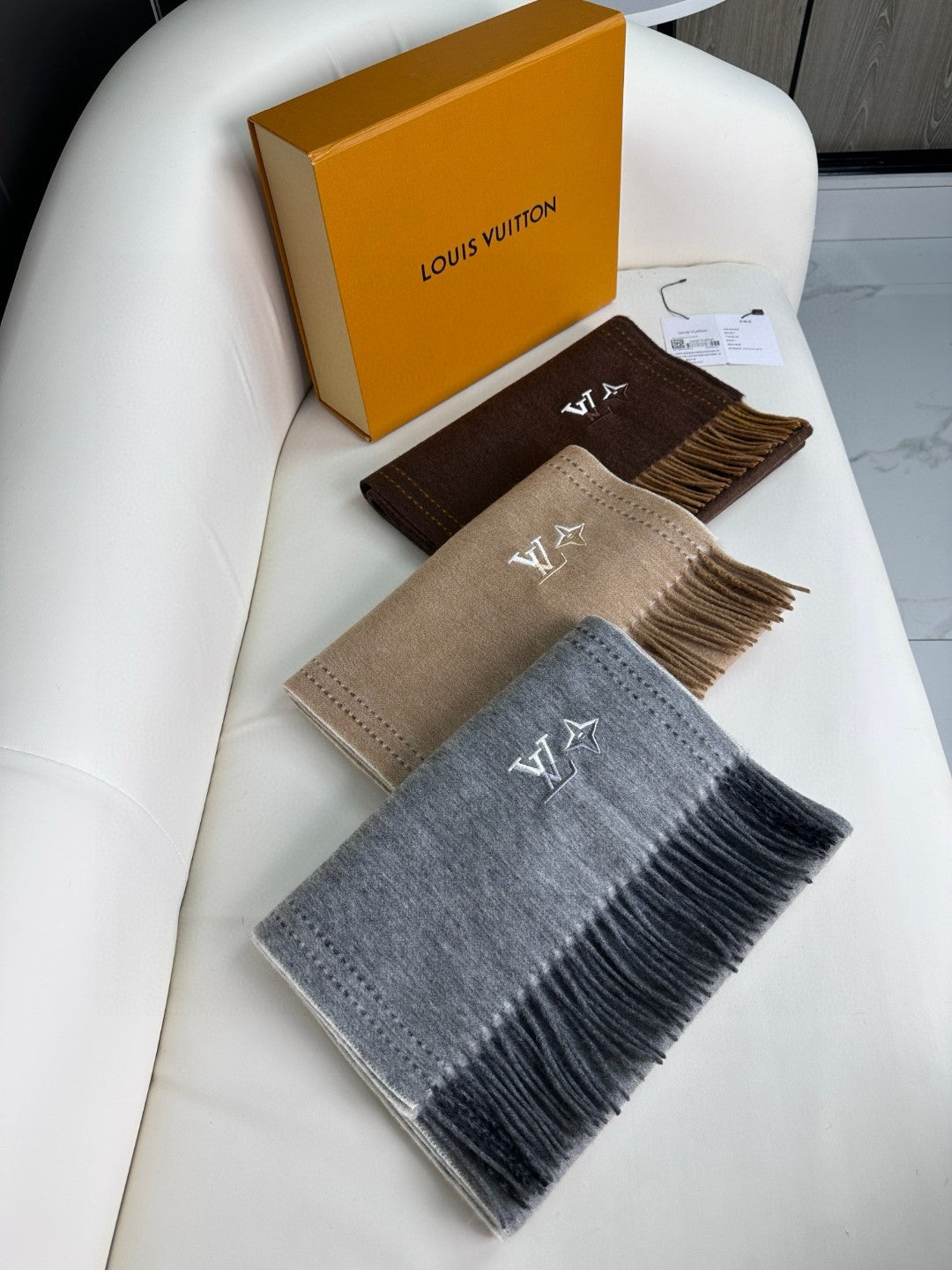 LOUIS VUITTON DUAL SCARF 180 CM IN SHARK GRAY CASHMERE 398375