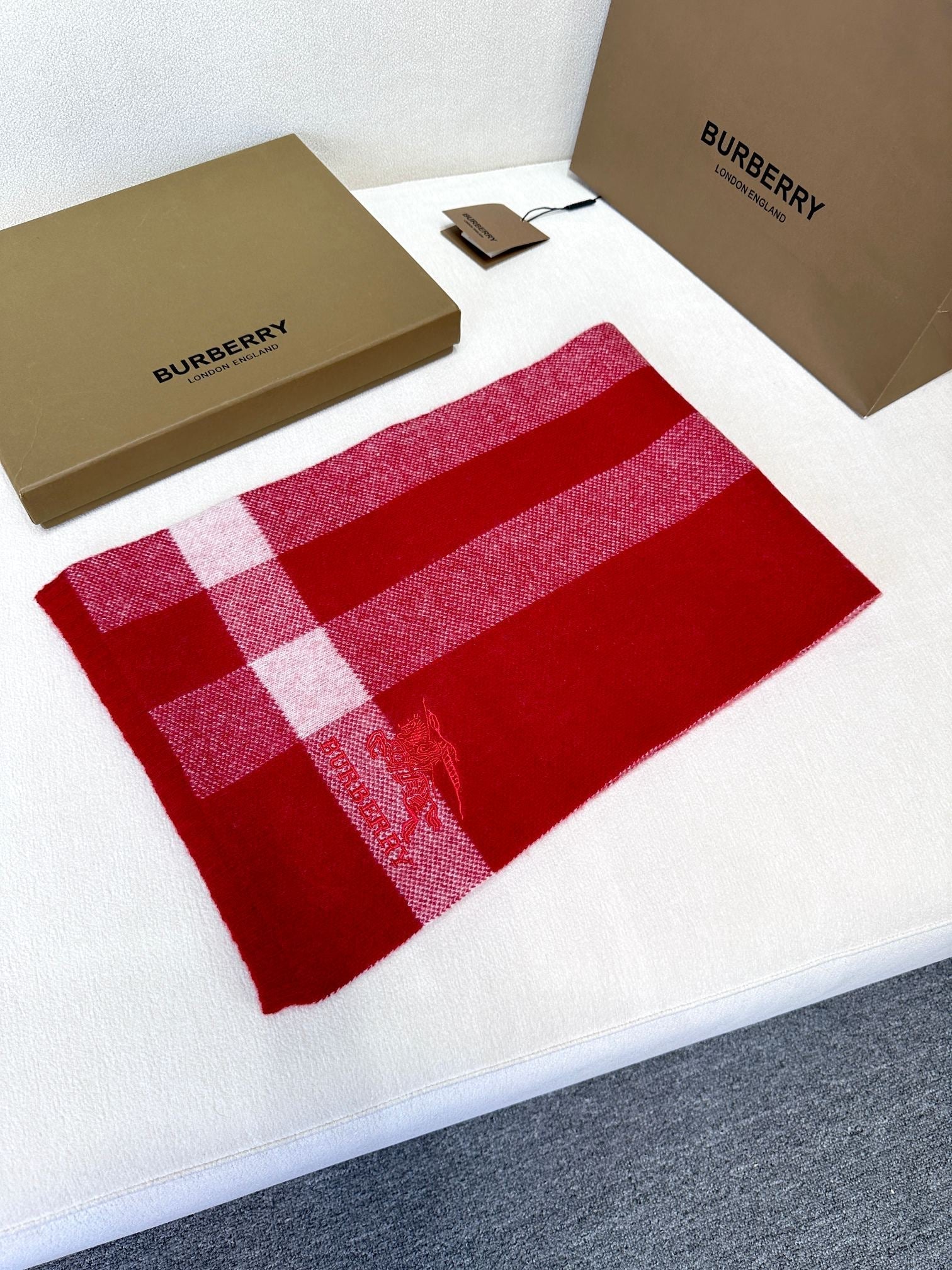 SCARF 190 CM IN CHERRY RED CASHMERE 398397