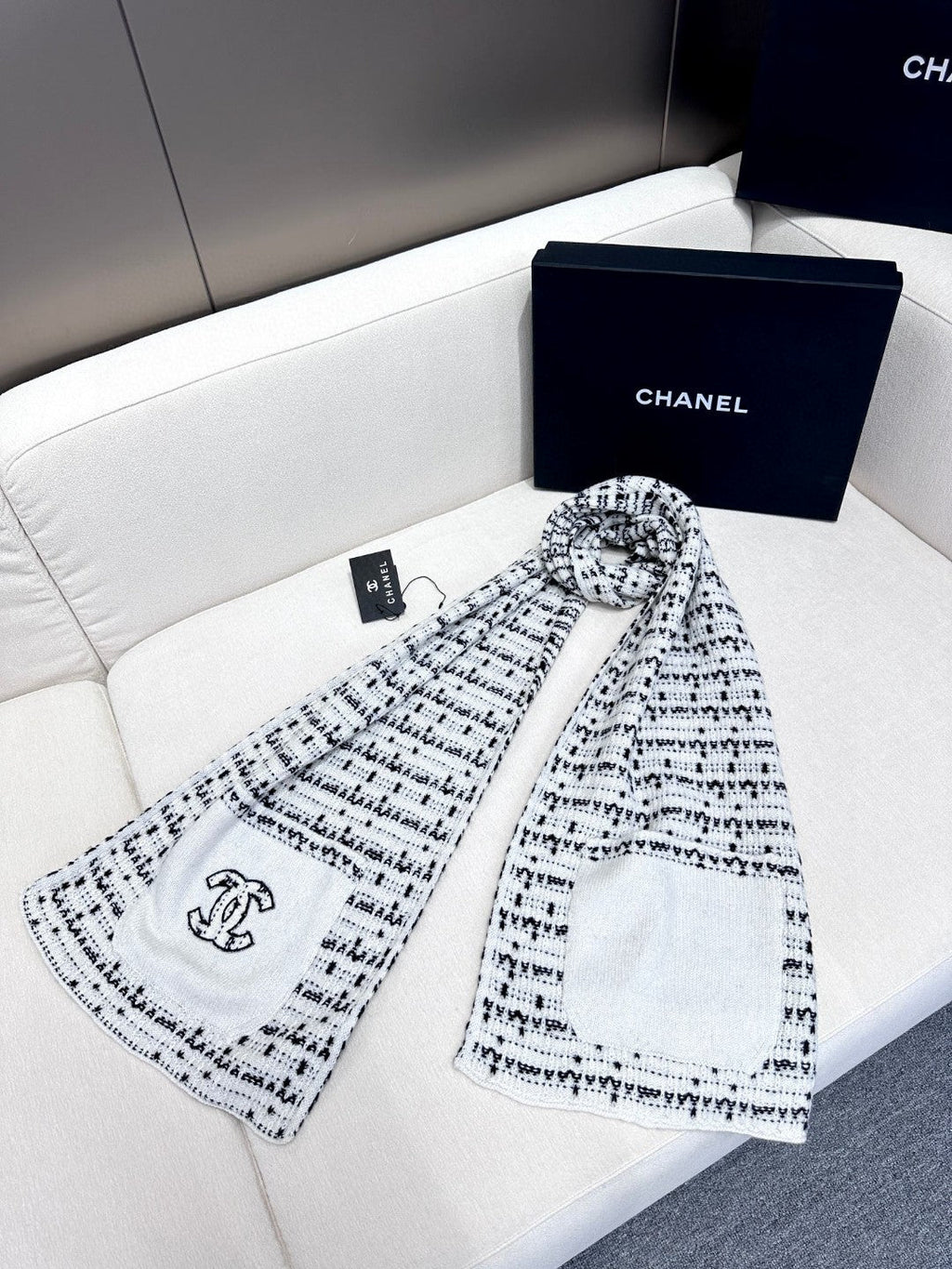 CHANEL SCARF 180 CM IN WHITE MIX BLACK CASHMERE 403851