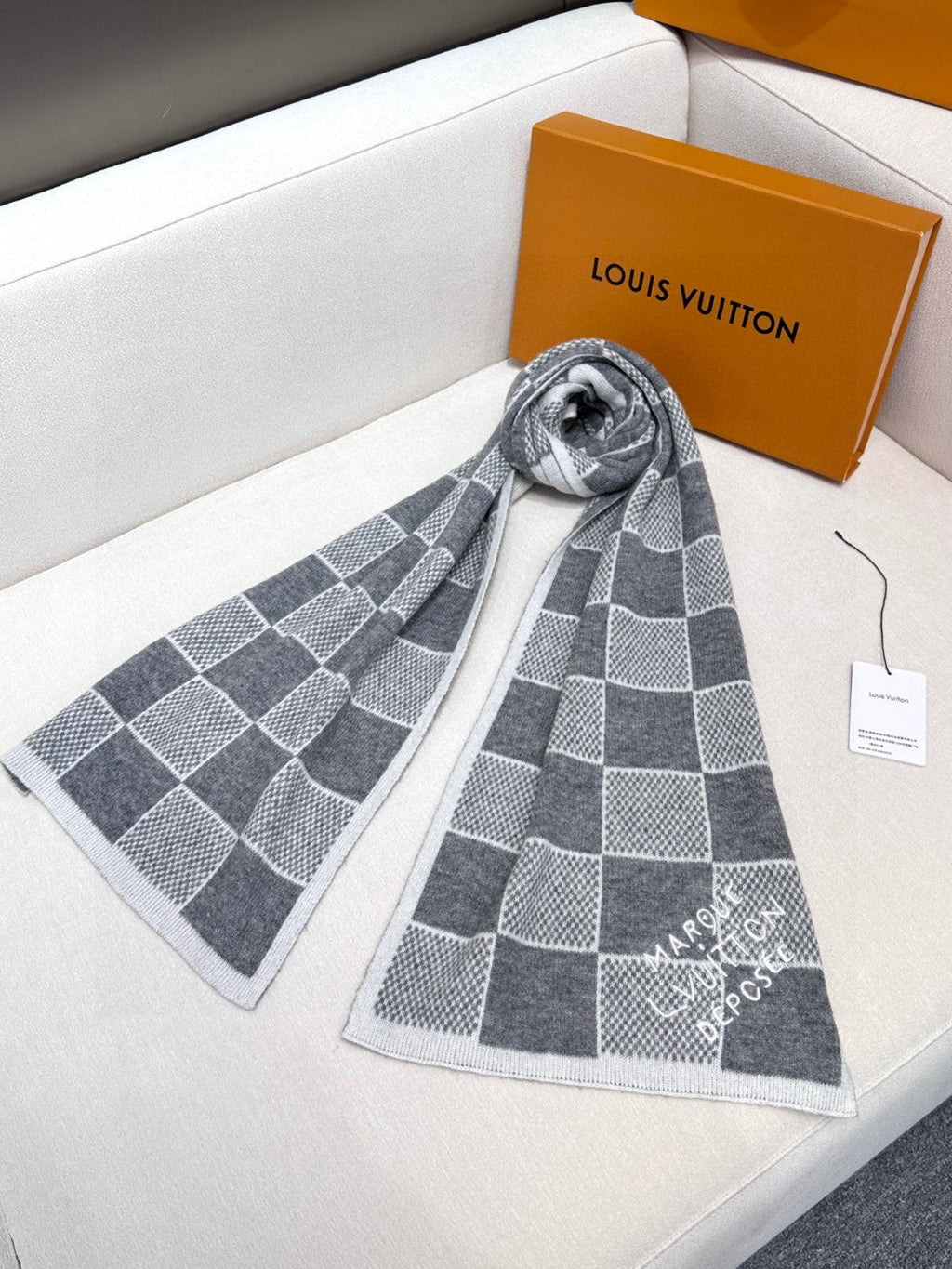 LOUIS VUITTON LV SCARF 180 CM IN CASHMERE 682078