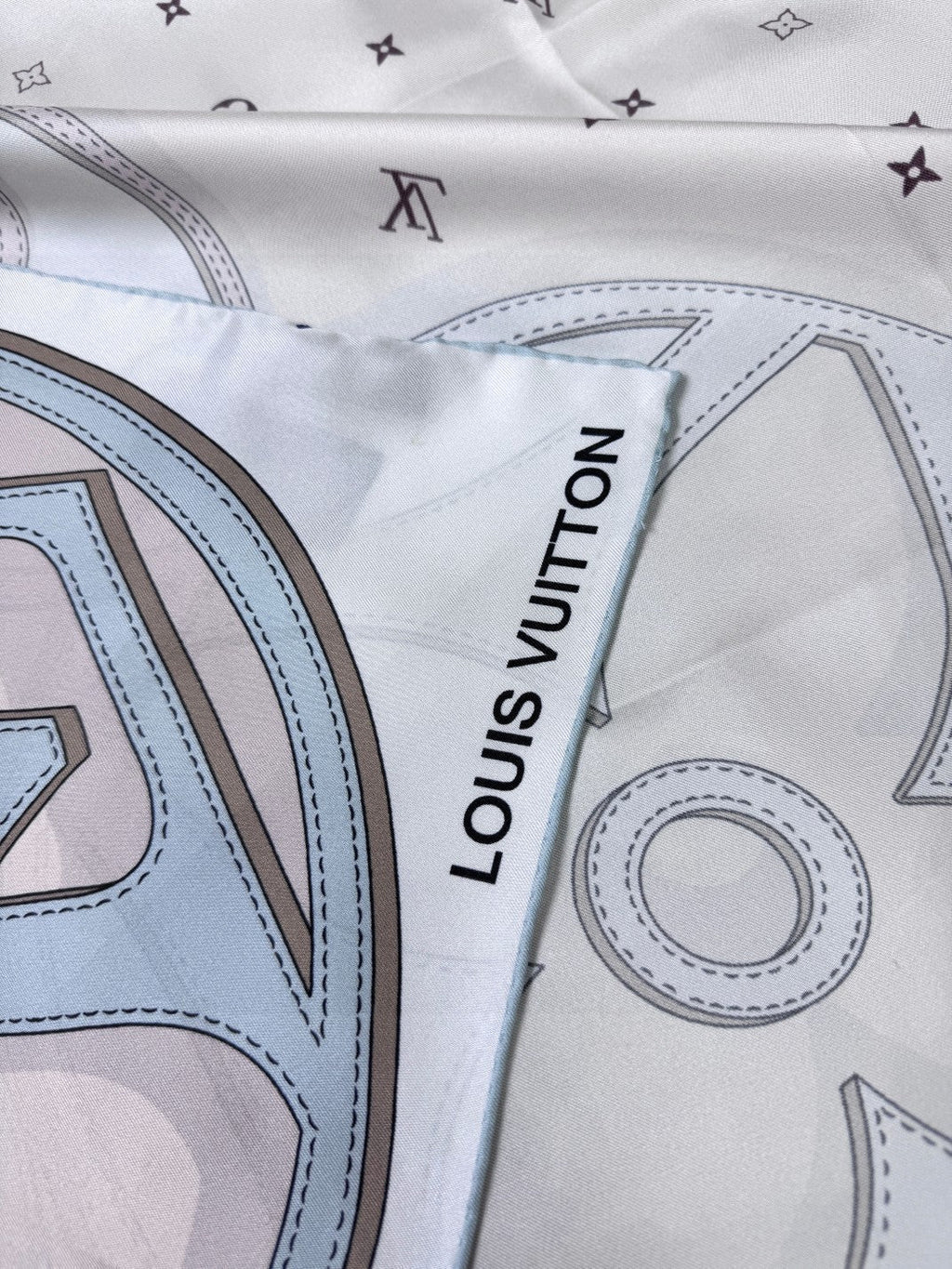 LOUIS VUITTON LV SCARF 90 CM IN SILK 719999