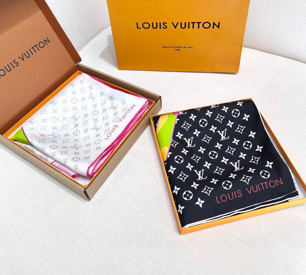 LOUIS VUITTON LV SCARF 90 CM IN SILK 733947