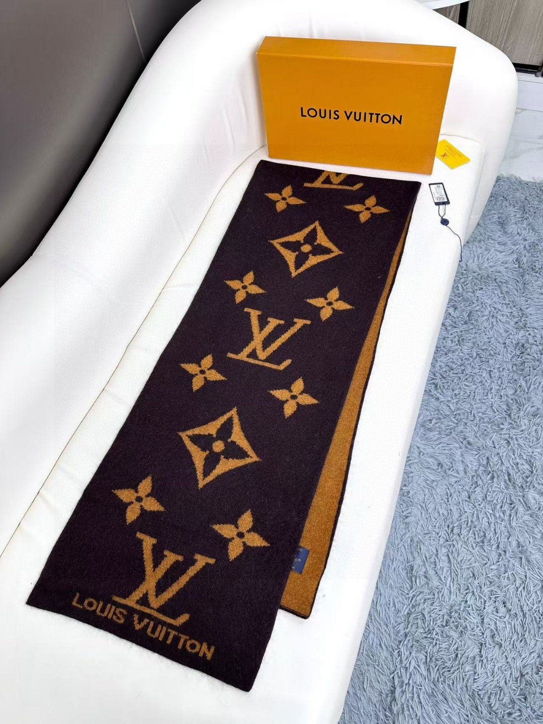 LOUIS VUITTON LV SCARF 180 CM IN CASHMERE 700779