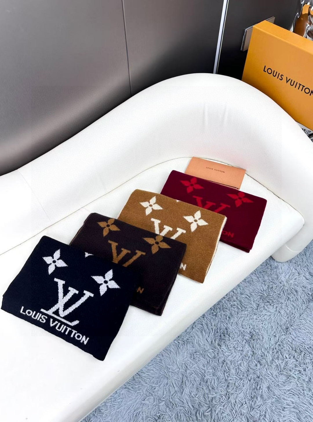 LOUIS VUITTON LV SCARF 180 CM IN CASHMERE 700779