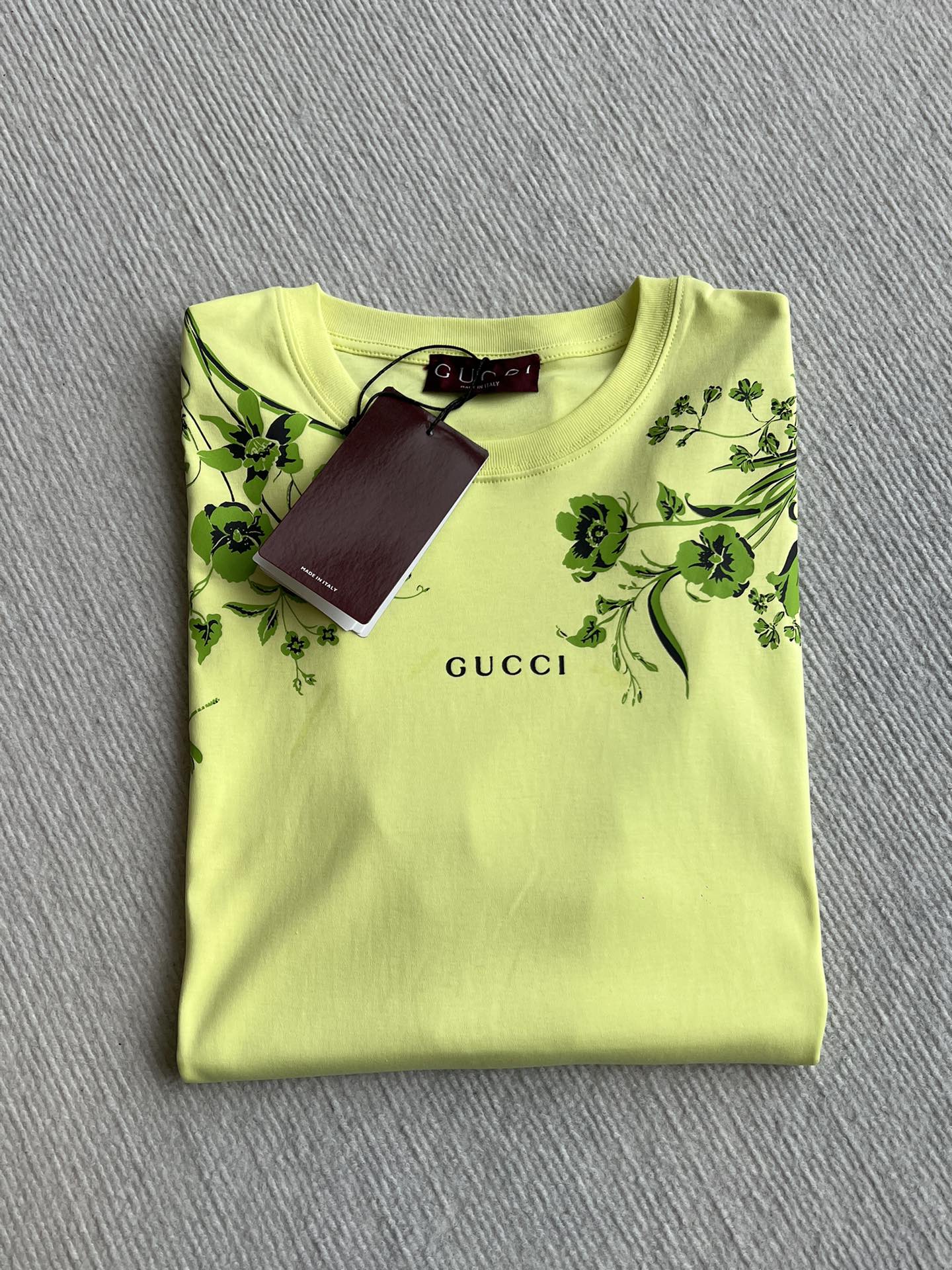 GUCCI SHORT SLEEVE LOGO PRINTED T-SHIRT 275722