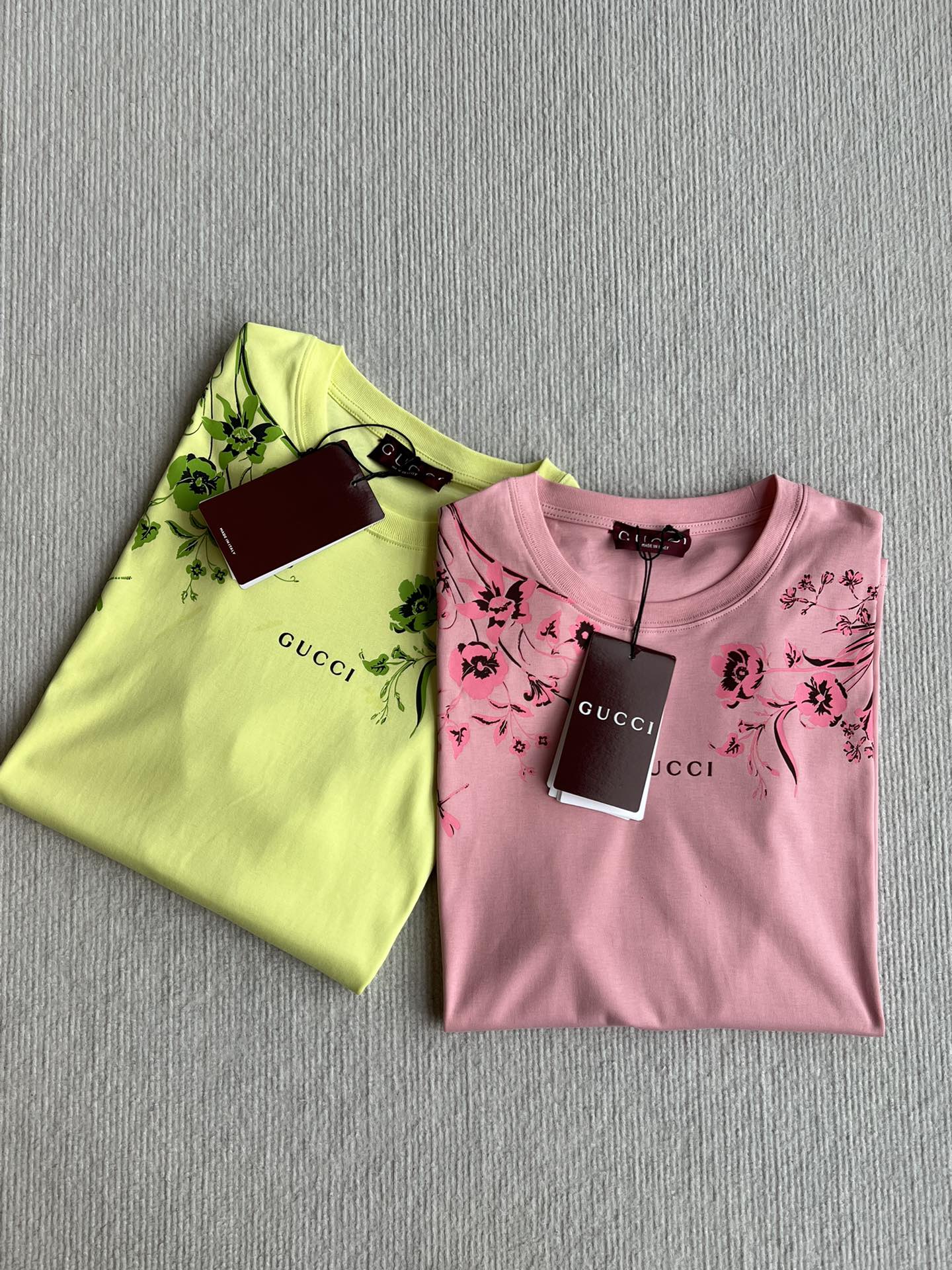 GUCCI SHORT SLEEVE LOGO PRINTED T-SHIRT 275723