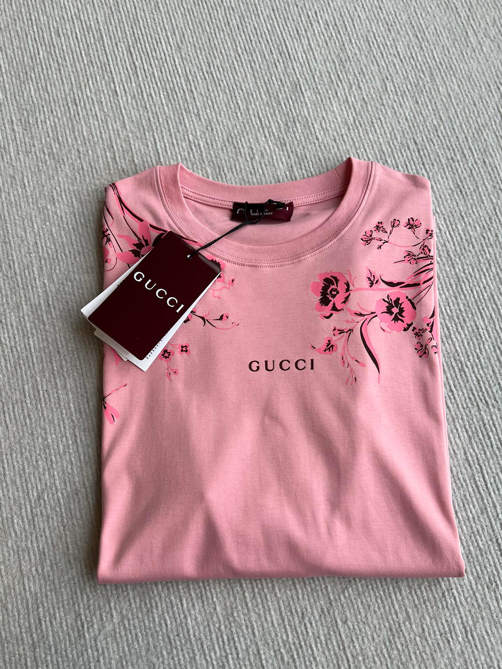 GUCCI SHORT SLEEVE LOGO PRINTED T-SHIRT 275723